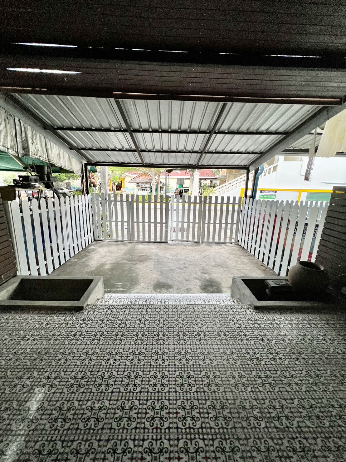 For Sales : Chalong, 2-Storey Commercial Building, 2 Bedrooms 2 Bathrooms