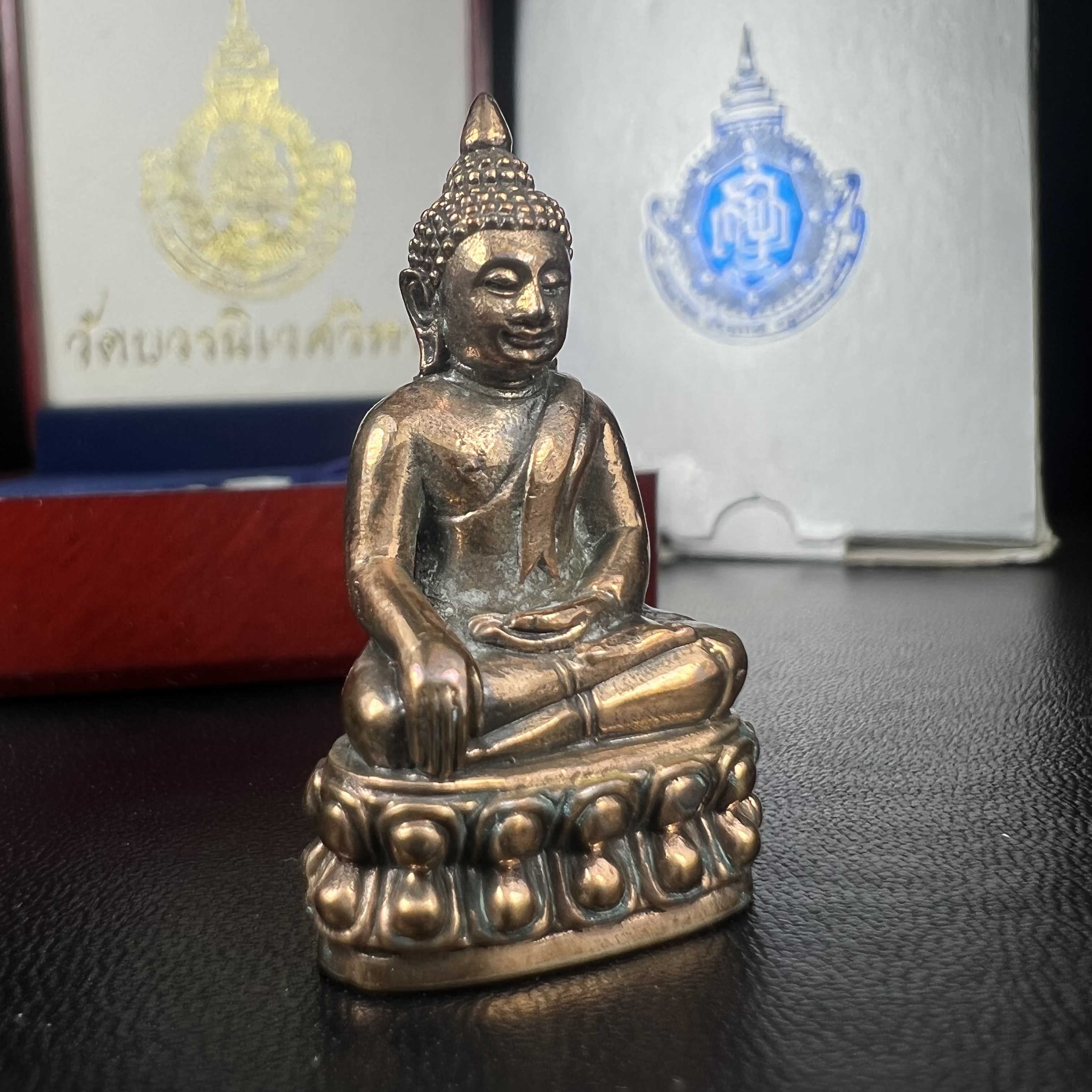 พระกริ่ง 8 รอบ ญสส. 96 พรรษา สมเด็จพระญาณสังวร สมเด็จพระสังฆราช สกลมหาสังฆปรินายก วัดบวรนิเวศวิหาร ปี 2552 เนื้อนวโลหะเต็มสูตรแก่ทองคำ(1 ใน 2999 องค์)