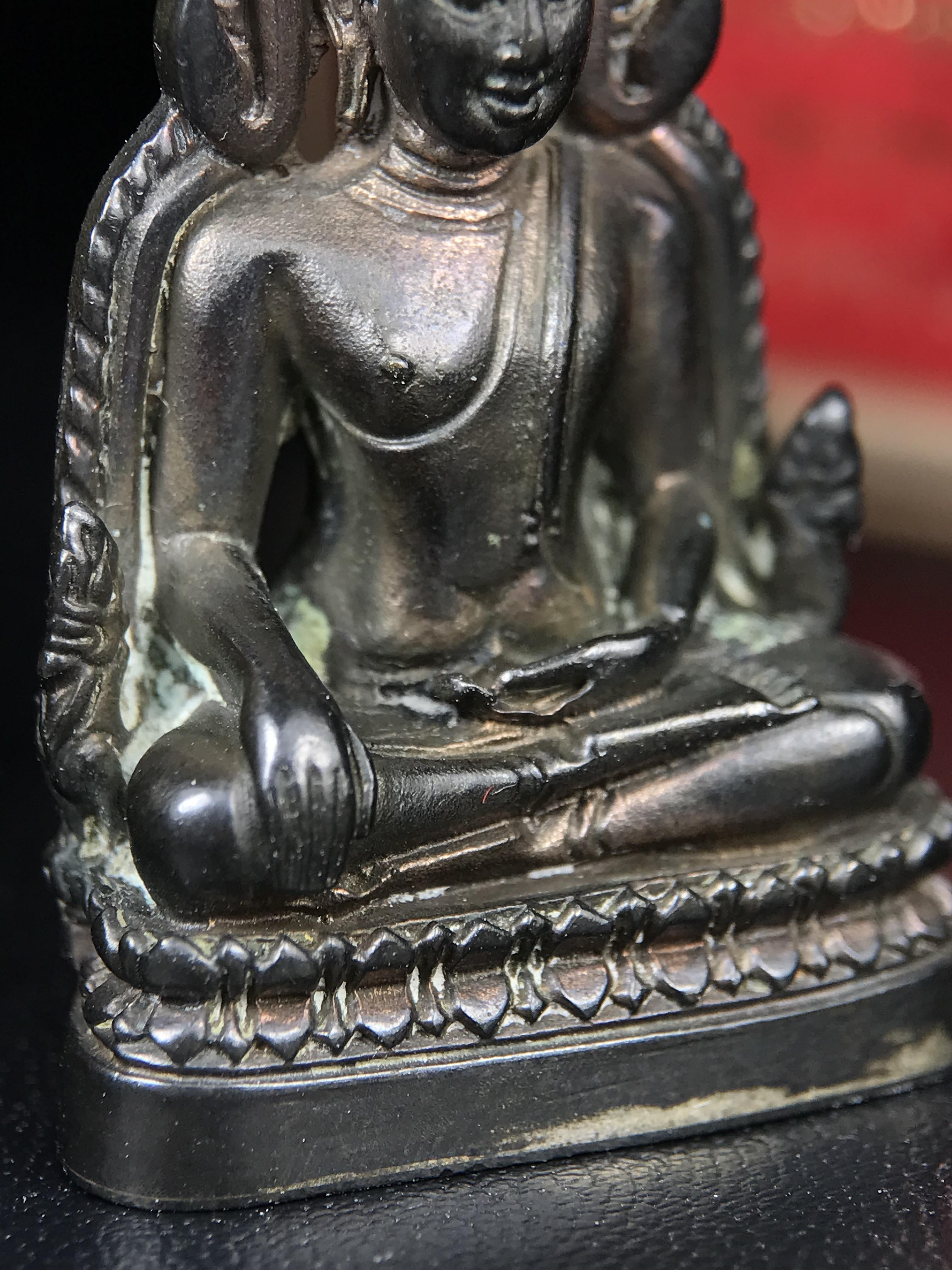 พระพุทธชินราชอินโดจีนมหาจักรพรรดิ อนุสรณ์ 100 ปี พิษณุโลกพิทยาคม (โรงเรียนชาย) พิธีจักรพรรดิมหาพุทธาภิเษก ปี 2542 เนื้อนวโลหะ(เต็มสูตรแก่ทองคำ) พิธีใหญ่มวลสารดีเกจิอาจารย์ยอดนิยมร่วมปลุกเสก*** ตอกโค้ดและหมายเลข*** 1 ใน 999 องค์ ยอดนิยมหายาก