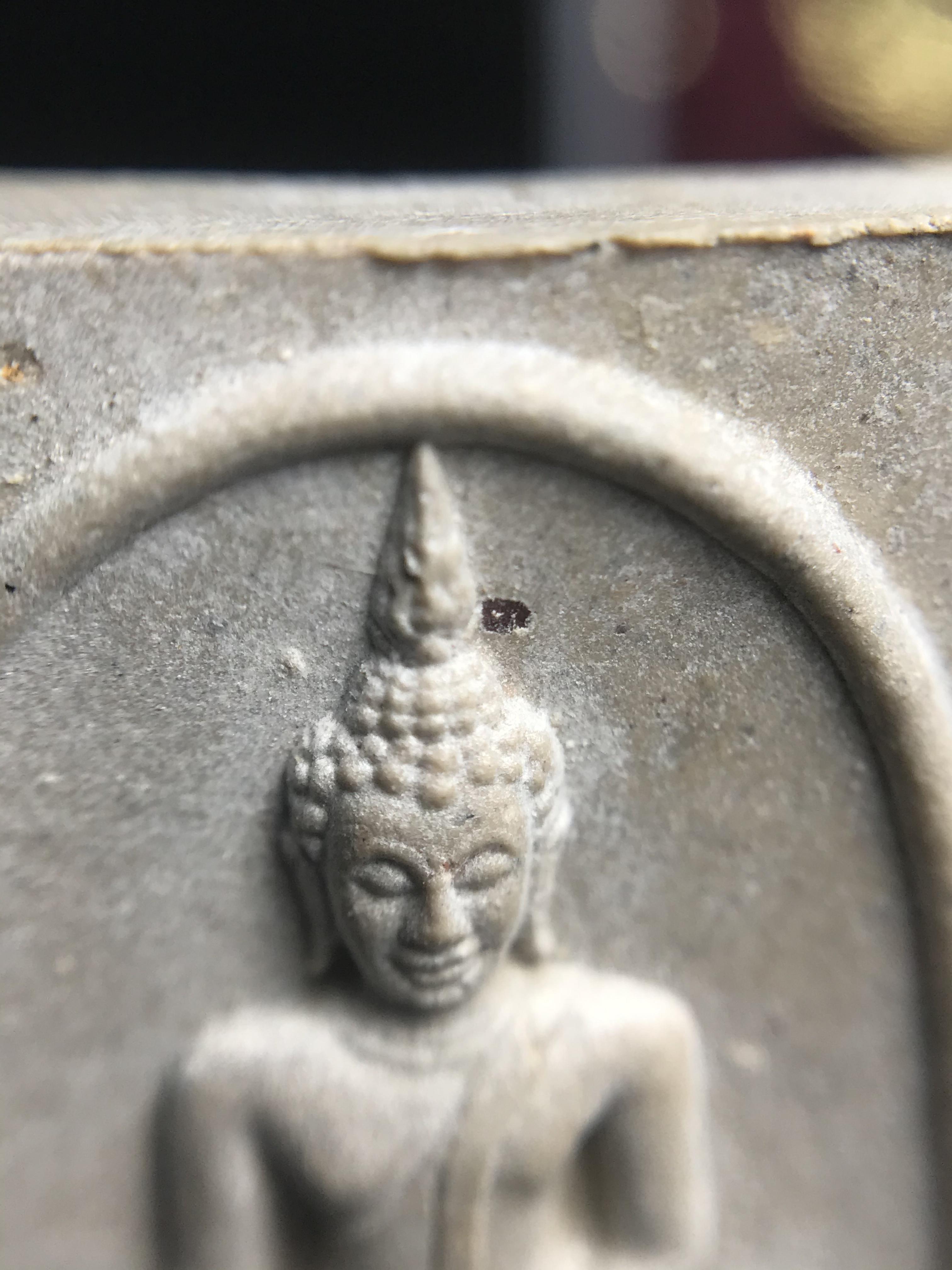 พระพุทธชินสีห์ ภปร. ทันโต เสฏโฐ ปี2533 พิมพ์ใหญ่ พร้อมใบรับรองบรรจุพระทนต์ในหลวง รุ่นเดียวในประวัติศาสตร์ ****รุ่นนี้ขอแนะนำ****(องค์พิเศษมีพลอยแดงติดด้านหน้า พบเจอหายาก))