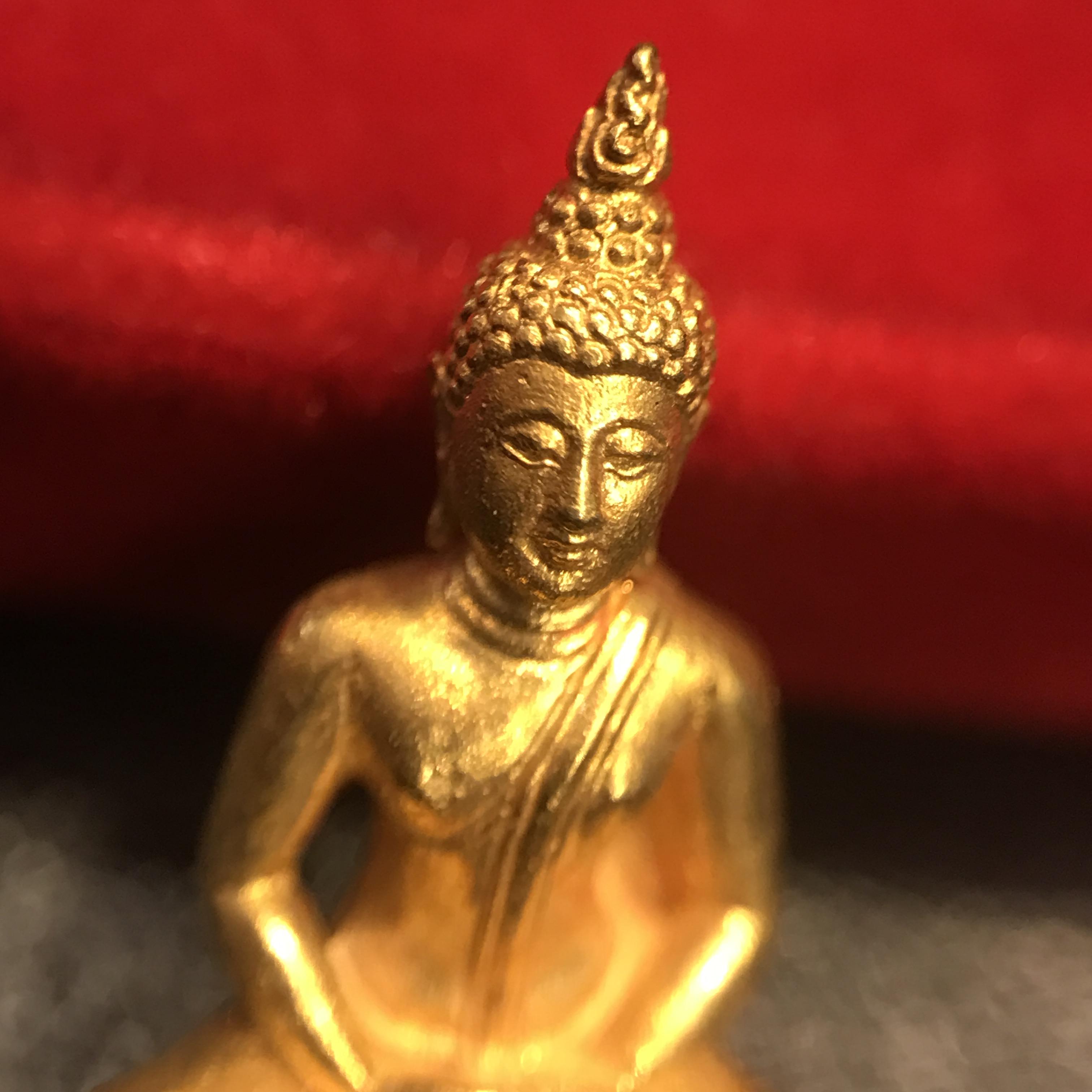 พระเครื่องปางสมาธิ เนื้อทองคำ 90 พรรษาสมเด็จย่า ปี 2533 (ในหลวงรัชกาลที่9เสด็จในพิธี)