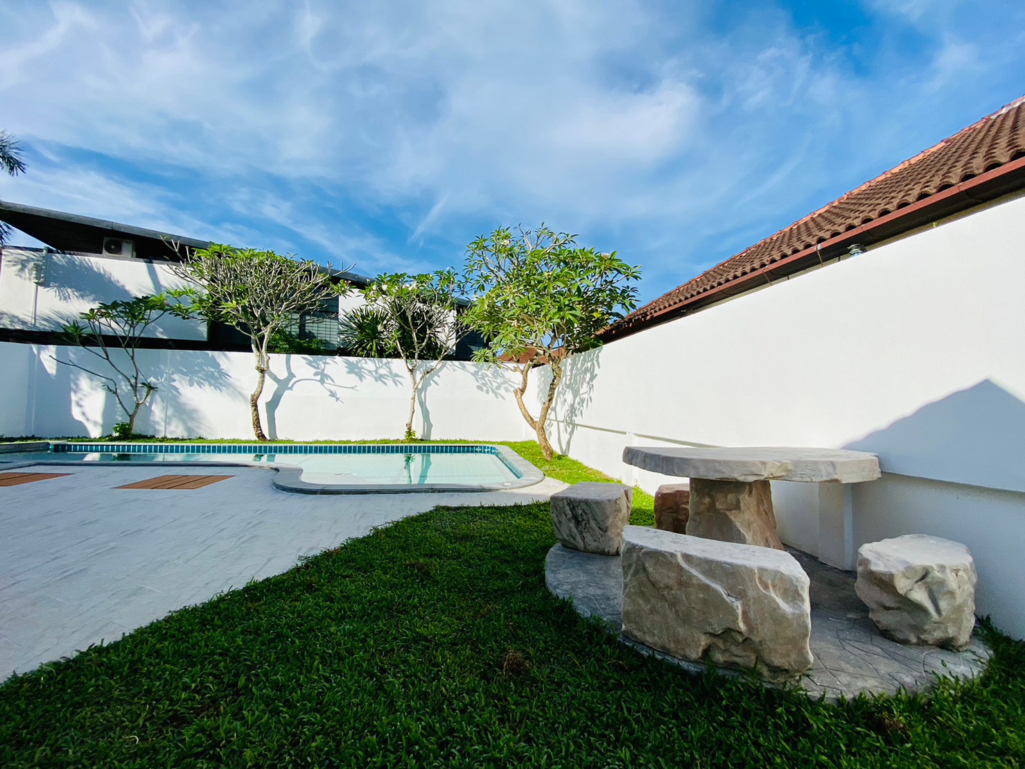 For Sale : Kathu, Private Luxury House With Pool, 3 bedrooms 2 bathrooms