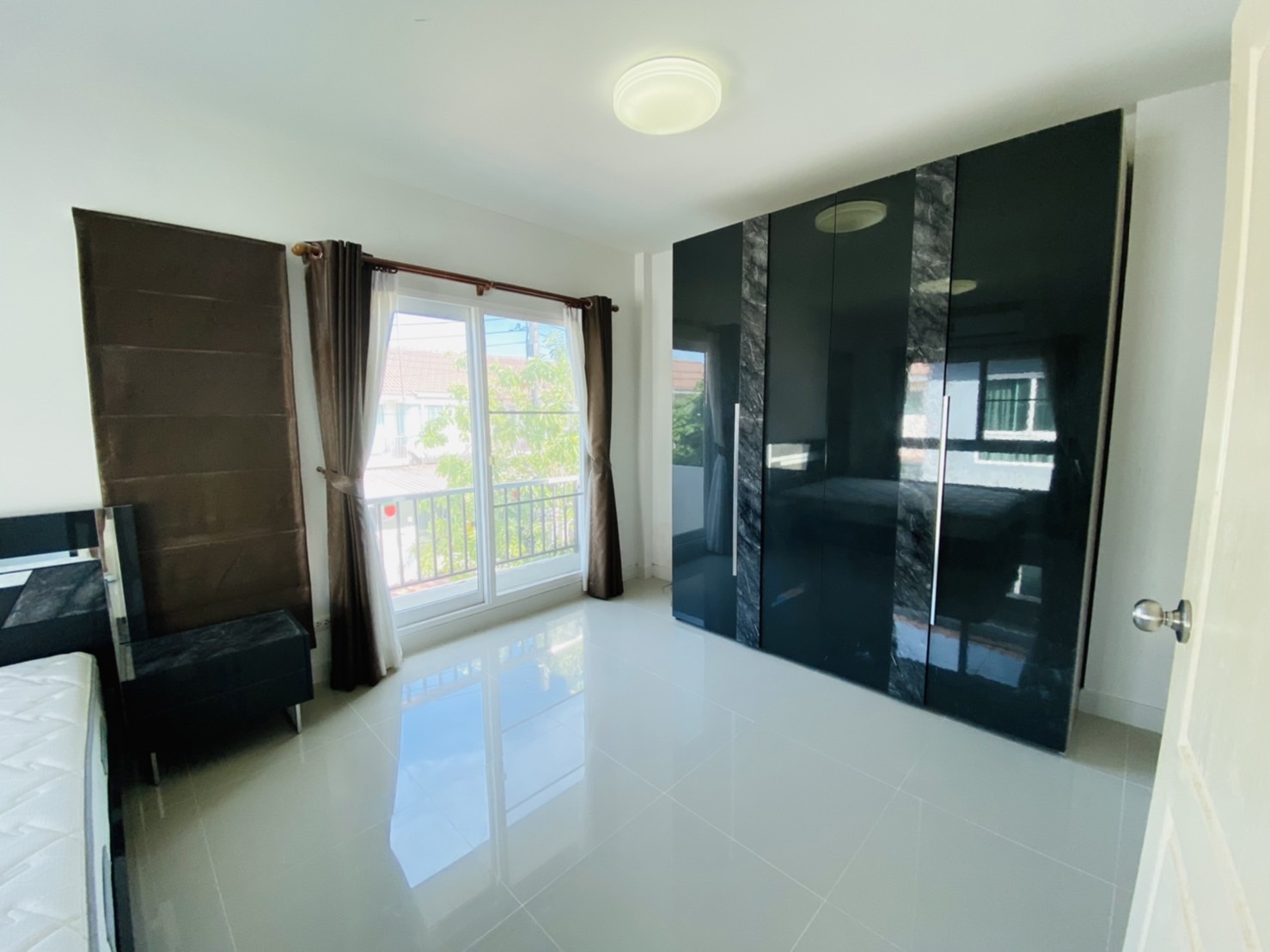 For Rent : Kohkaew, 2-story detached house, 3 Bedrooms 2 Bathrooms