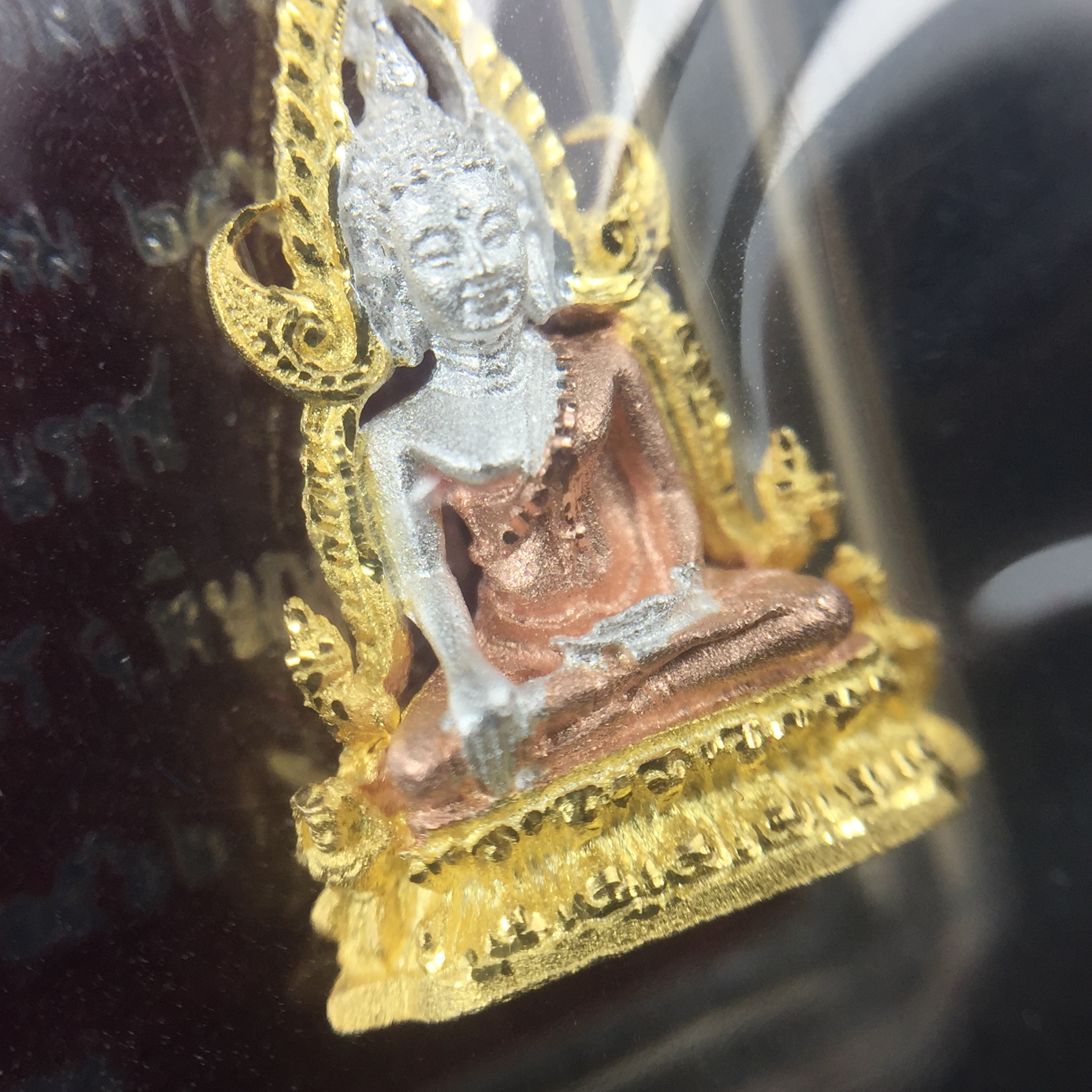 พระพุทธชินราช รุ่น ประวัติศาสตร์ มูลนิธิเพื่อตำรวจไทยจัดสร้าง ปี 2562 เนื้อเงินชุบสามกษัตริย์ขัดเงา พิมพ์ลอยองค์จิ๋ว