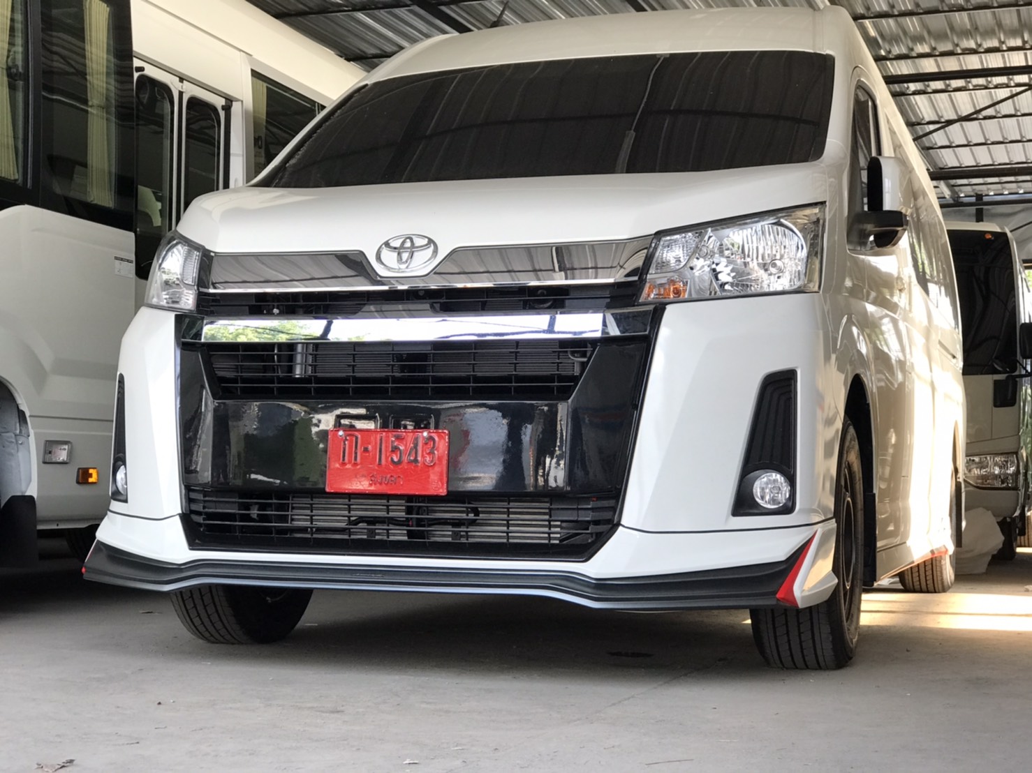 Toyota Commuter 2019 V.1 bodykits by Amoriz