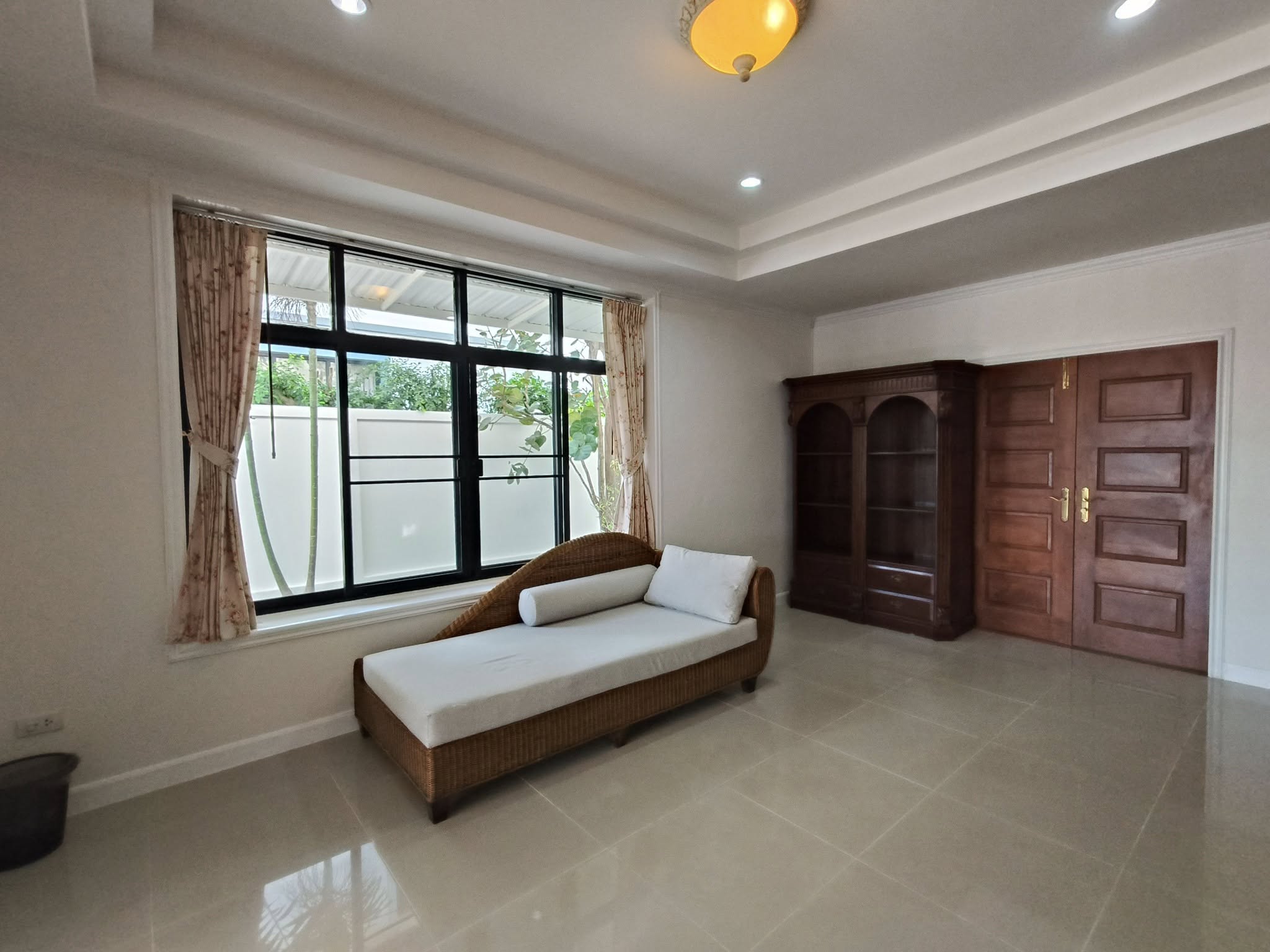 For Rent : Chalong, Private Pool Villa, 3 bedrooms 5 bathrooms