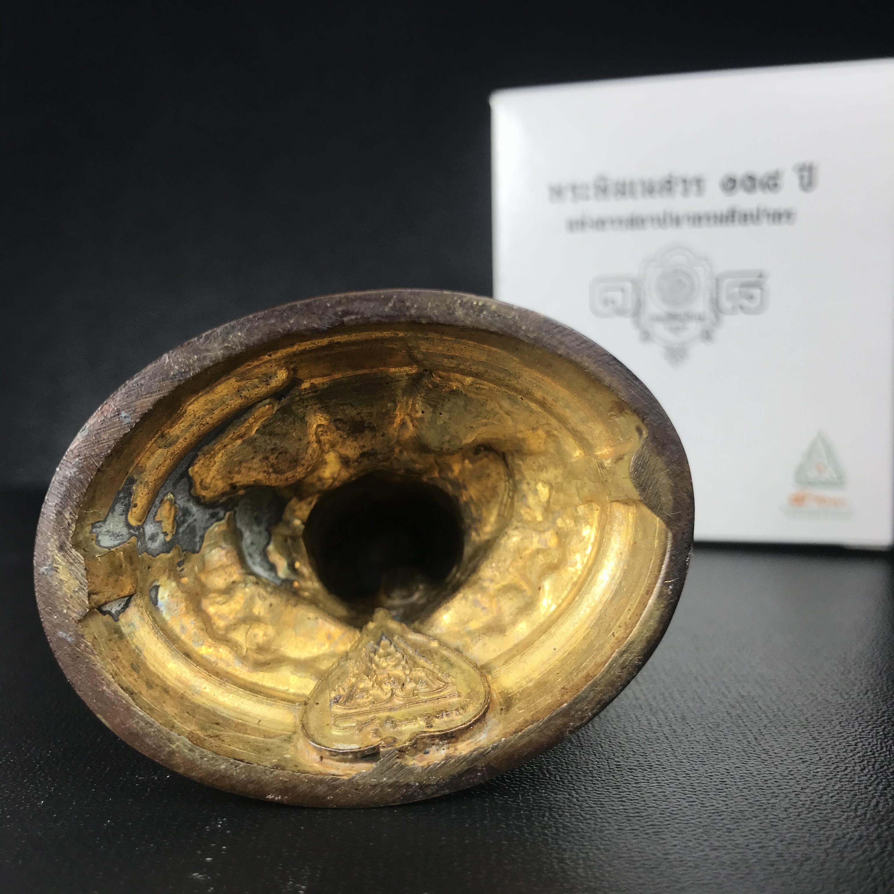 พระพิฆเนศวร รุ่น 108 แห่งการสถาปนากรมศิลปากร ปี 2562 ขนาดบูชาหน้าตัก 1.5 นิ้ว เนื้อทองเหลืองรมดำ (พิธีใหญ่ มวลสารดี)1 ใน 1999 องค์