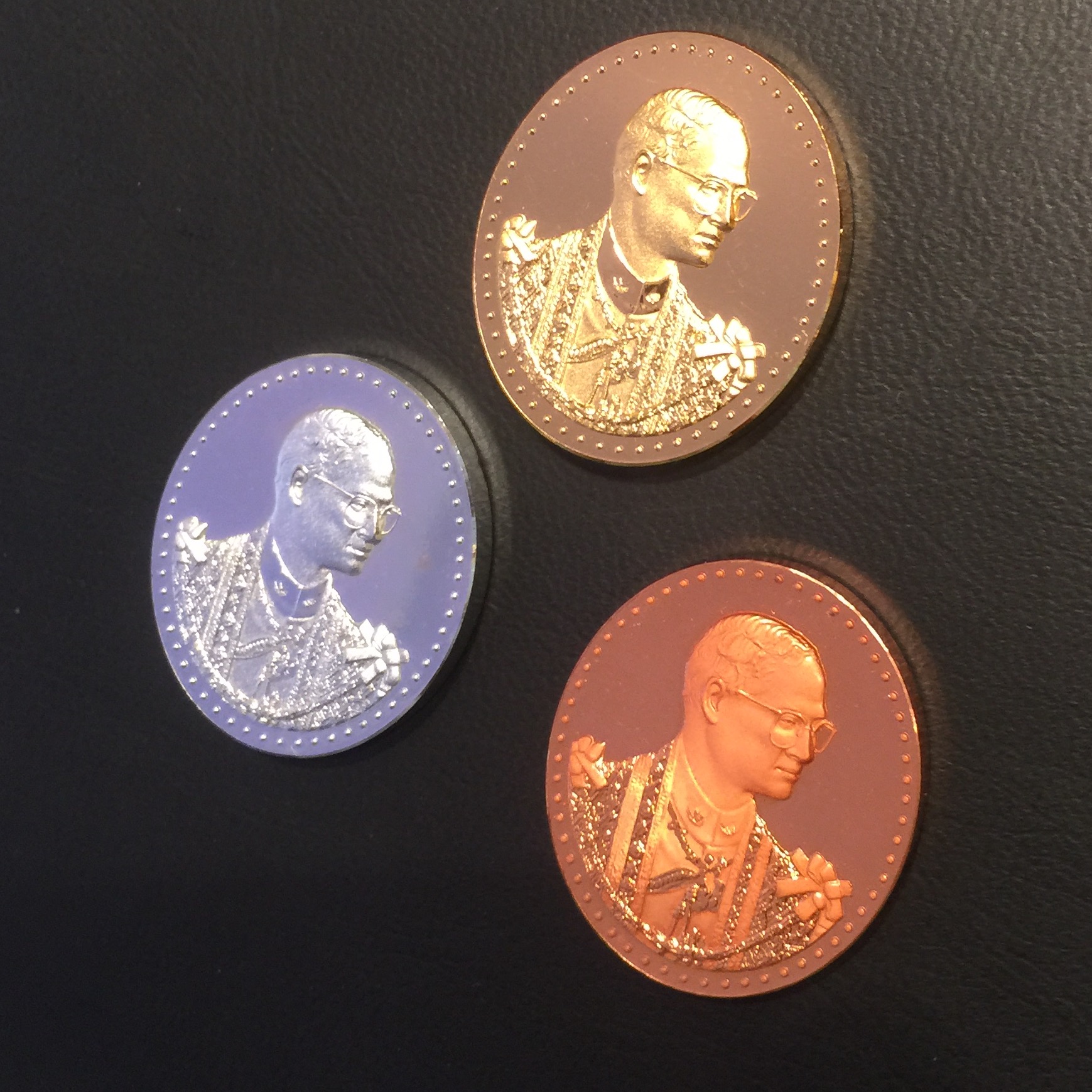 ชุดเหรียญ พระบาทสมเด็จพระเจ้าอยู่หัว 75 พรรษา