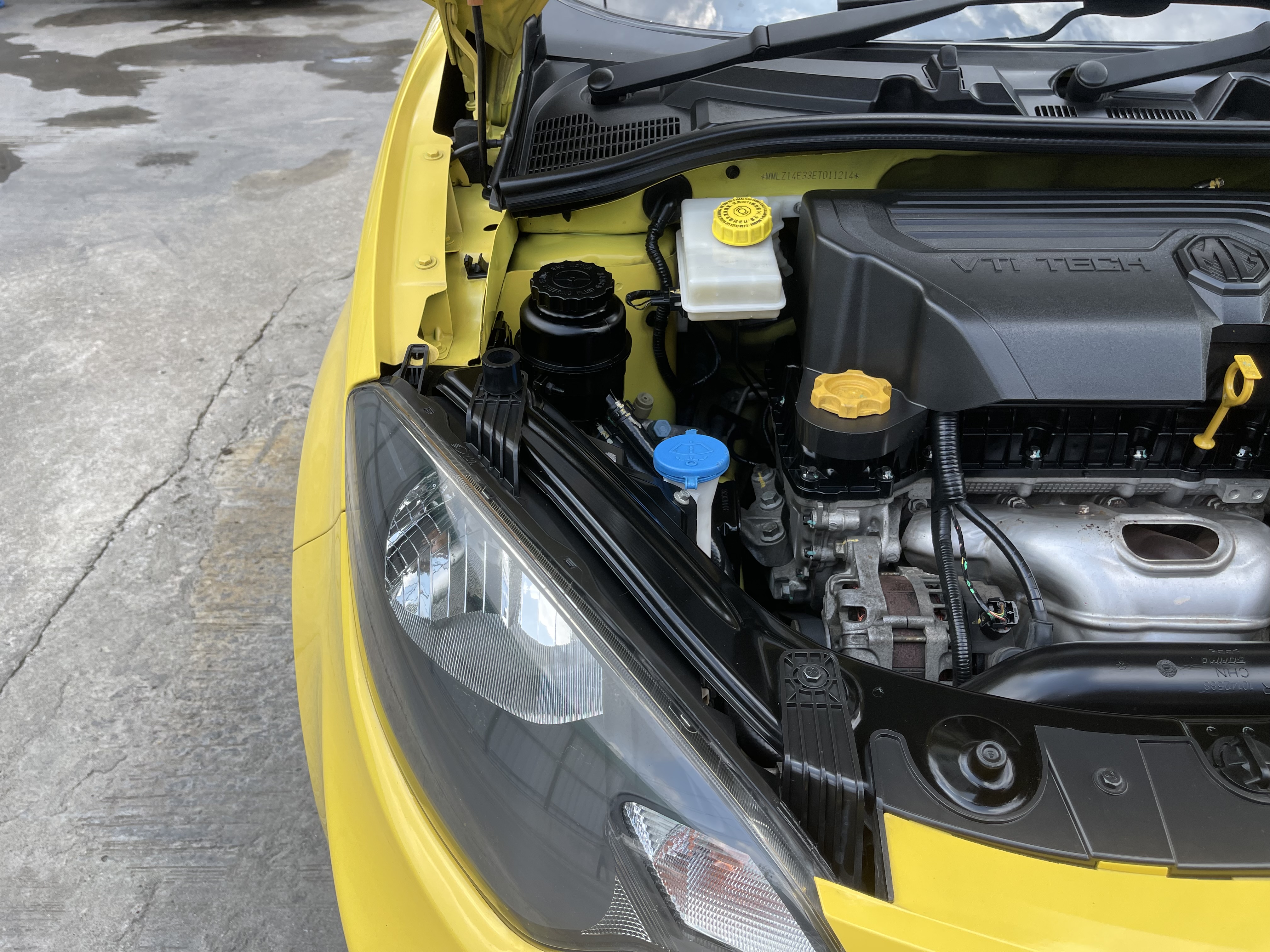 MG MG3 1.5 X (Twotone) Sunroof At 2016 เหลือง-ดำ