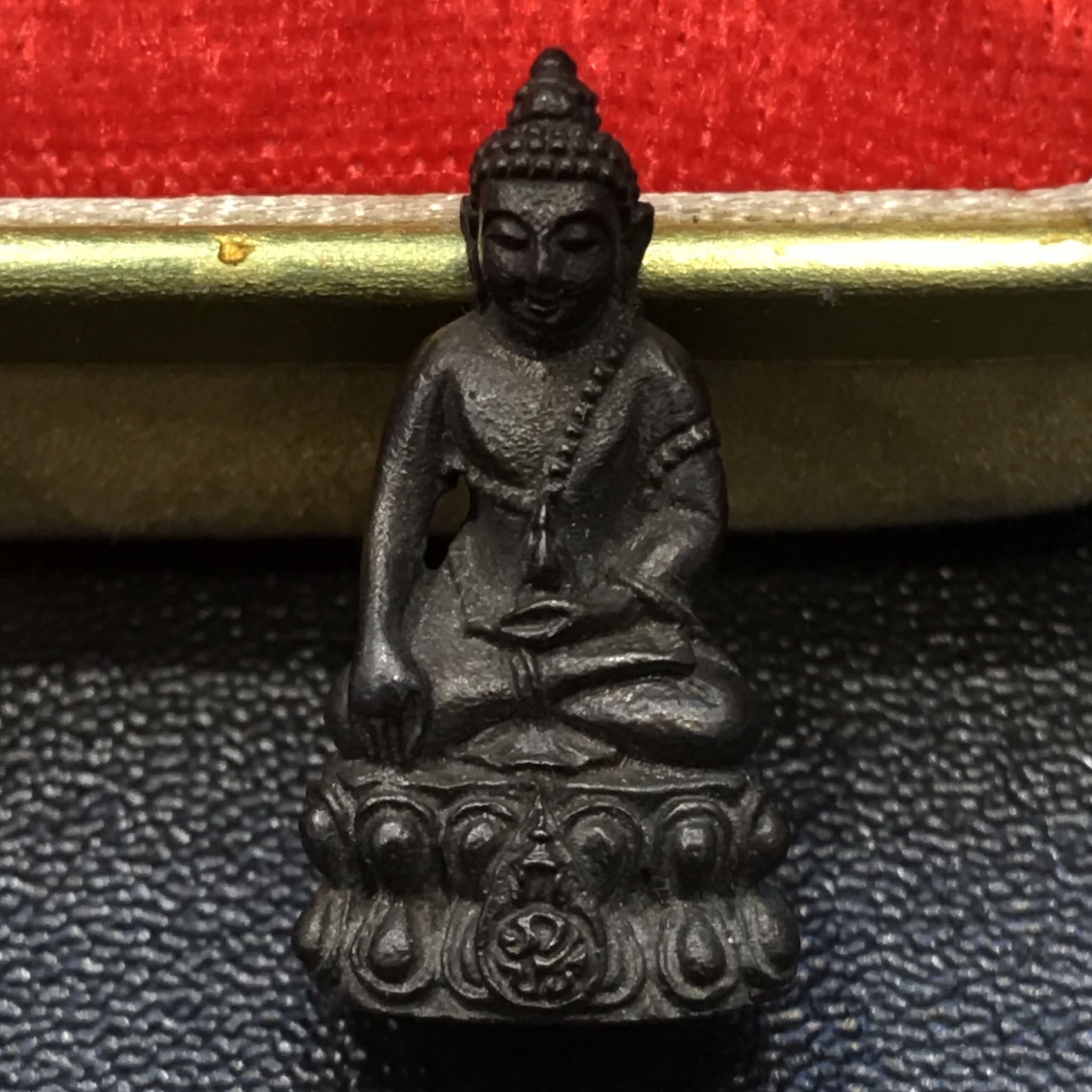 พระชัยวัฒน์นวปทุม ภปร. วัดปทุมวนาราม ปี2535 ชุดพิเศษกรรมการ เนื้อทองคำ+เนื้อเงิน+เนื้อนวโลหะ(ในหลวงรัชกาลที่9เสด็จเททอง)(สภาพสวยเดิมครบสมบูรณ์)