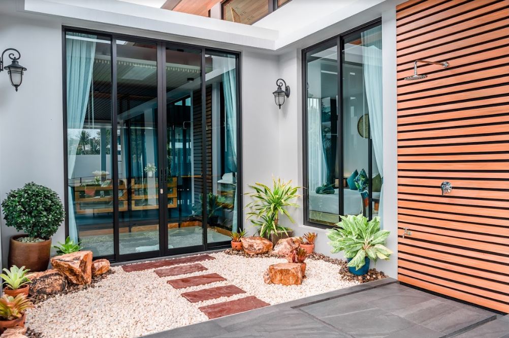 For Sale : Nai Harn, Luxury New Pool Villa, 4 Bedrooms 4 Bathrooms, Garden view.