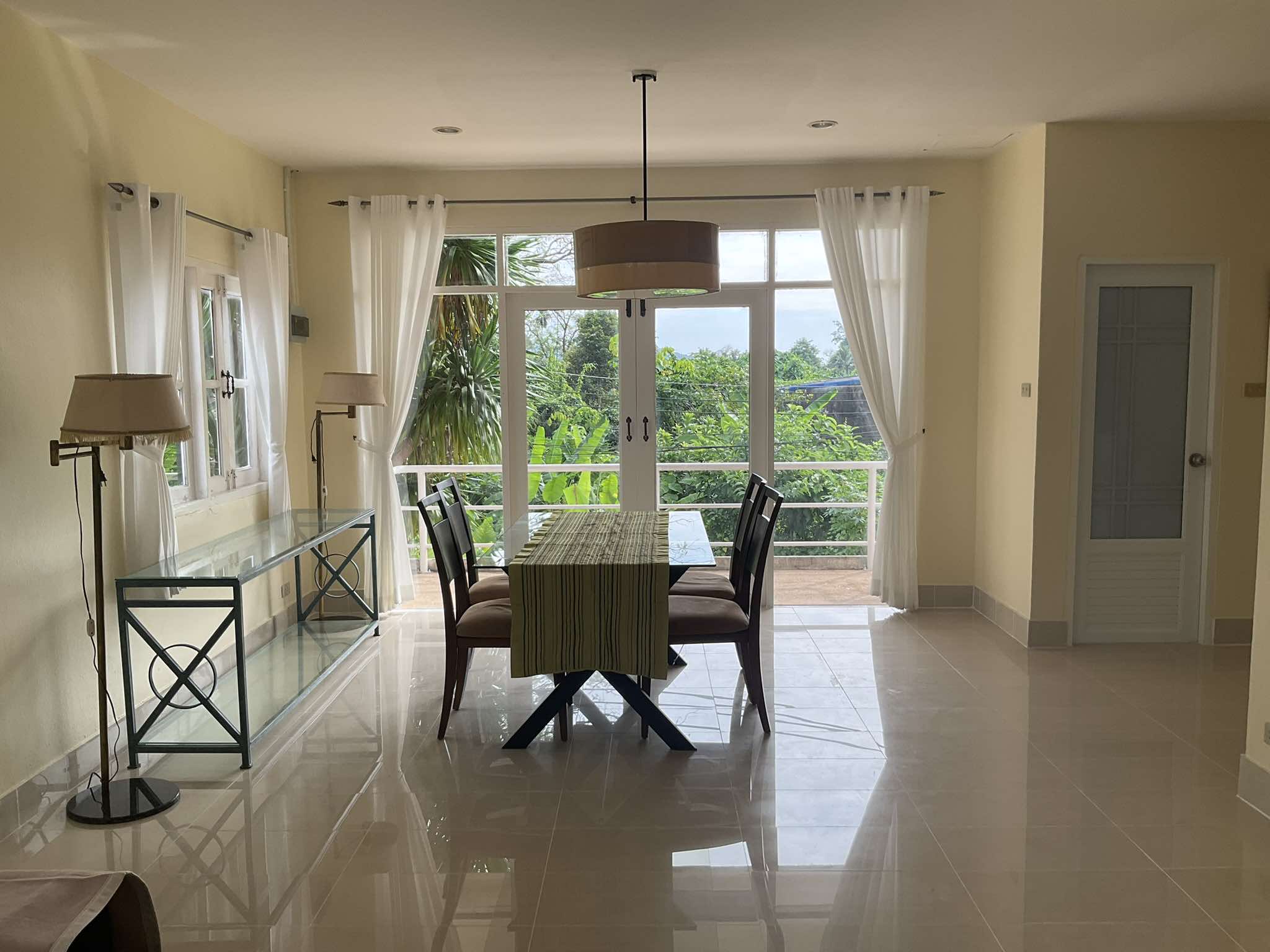 For Rent : Kuku, 3-Story Detached House, 4 Bedrooms 4 Bathrooms