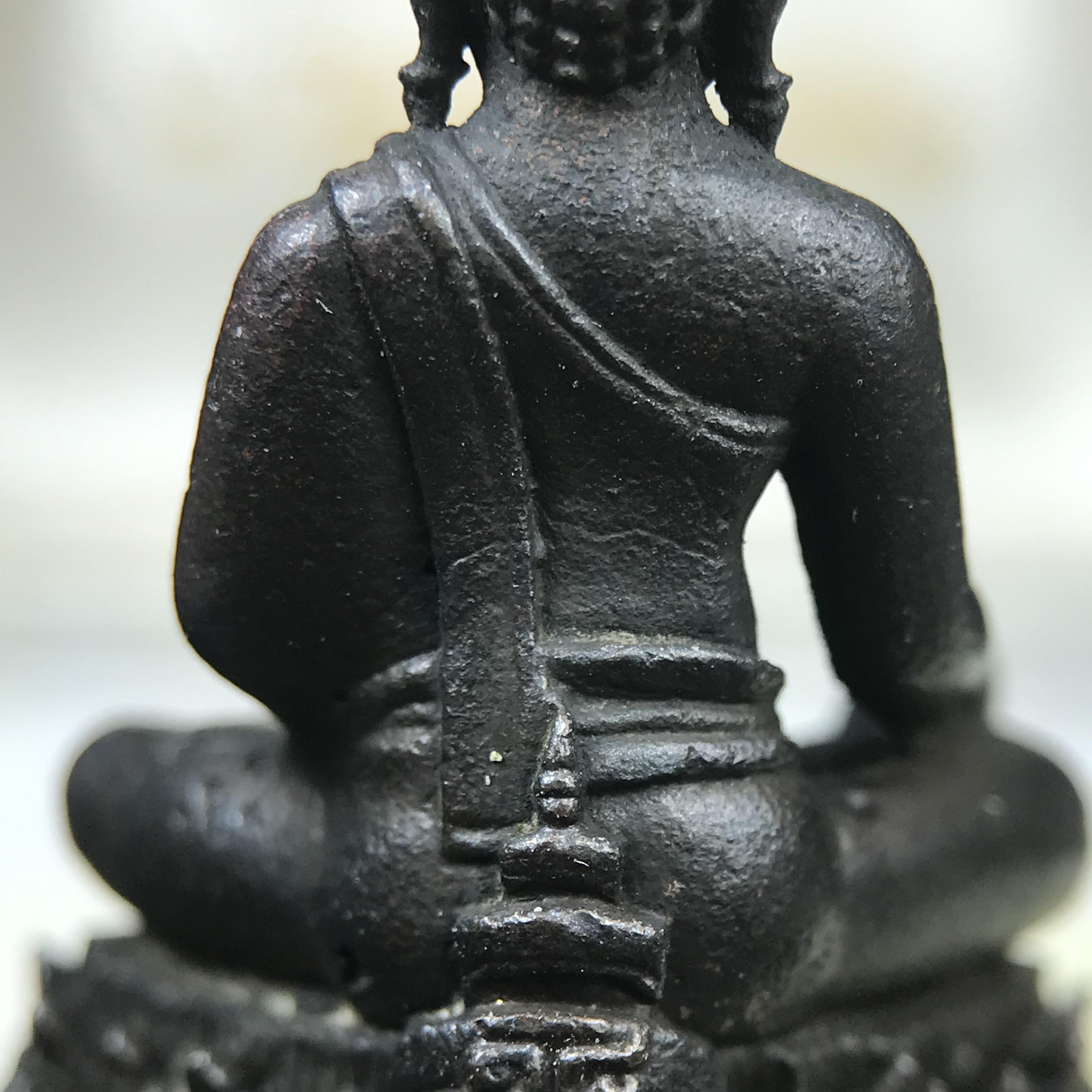 พระกริ่งวาสนา(รุ่นแรก) 80 พรรษา สมเด็จพระสังฆราช (วาสน์) วัดราชบพิธฯ ปี2521 เนื้อนวโลหะ(ตอกโค๊ตพระปิดตา) โดยมีหลวงปู่โต๊ะ วัดประดู่ฉิมพลีร่วมปลุกเสก พร้อมกล่องบรรจุเดิม(รุ่นแรก คอตั้งตรงได้สัดส่วน หายาก)