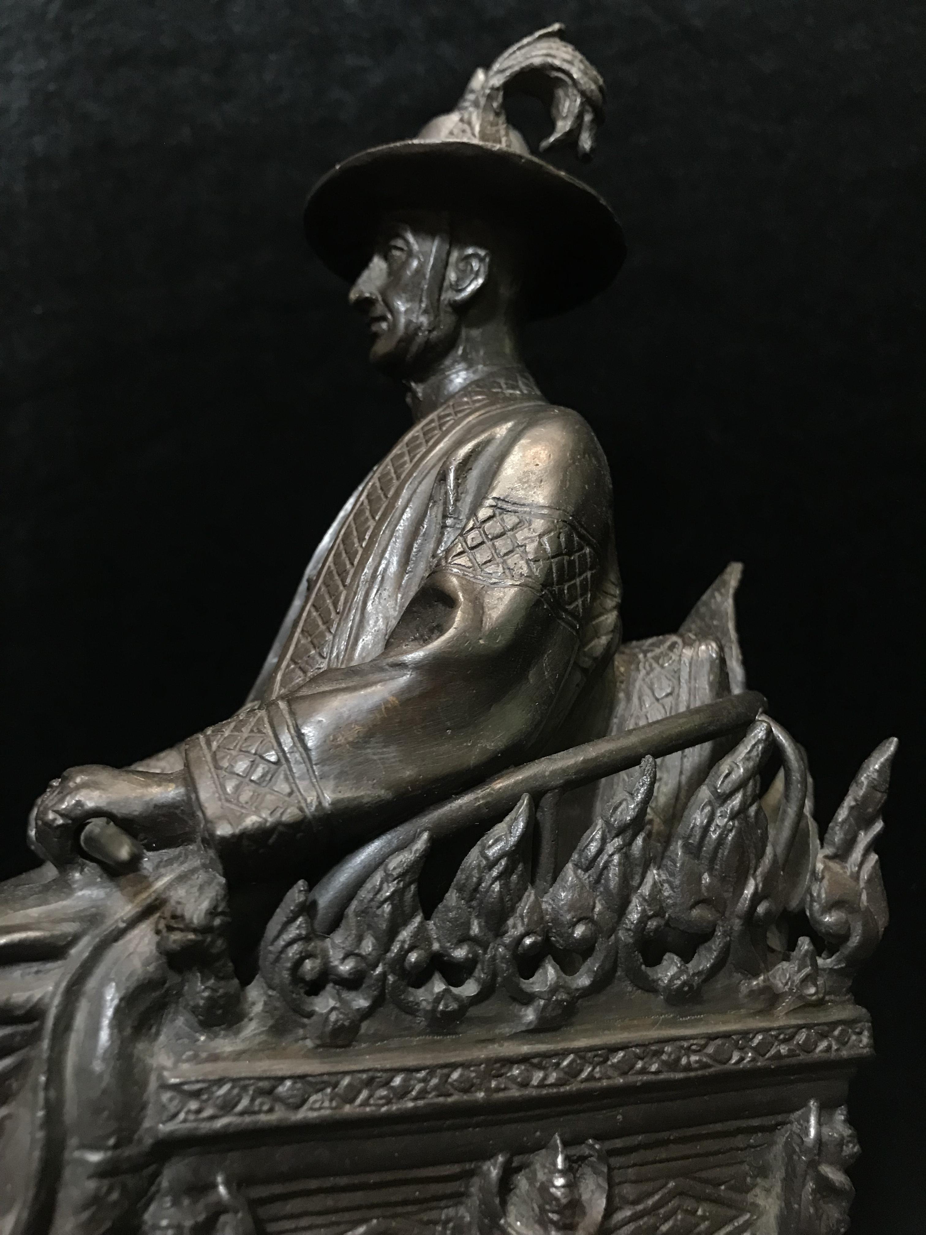 พระบรมรูปหล่อพระบาทสมเด็จพระพุทธยอดฟ้าจุฬาโลกมหาราช (ร.1) ทรงนั่งบัลลังก์ จัดสร้างโดยรัฐสภาผู้แทนราษฎร เนื้อโลหะสัมฤทธิ์ ปี 2539(หายาก)