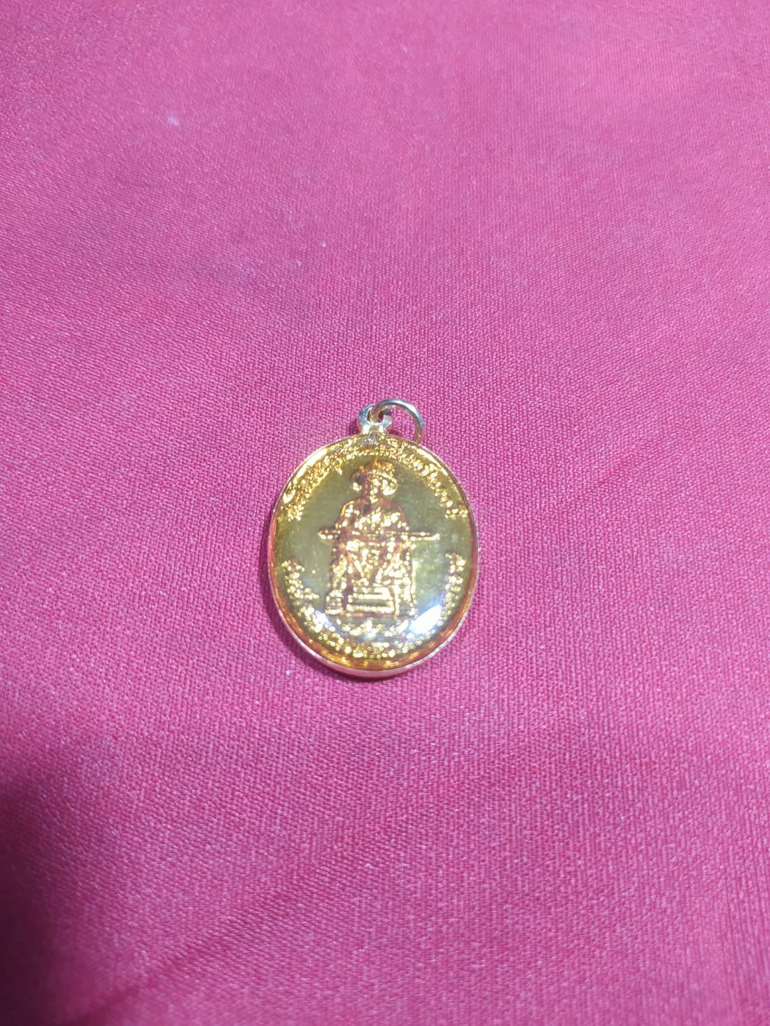 เหรียญพระแก้วมรกต ( ลงยา ) ปี 2524 ด้านหลังเป็นรูปรัชกาลที่ ๑