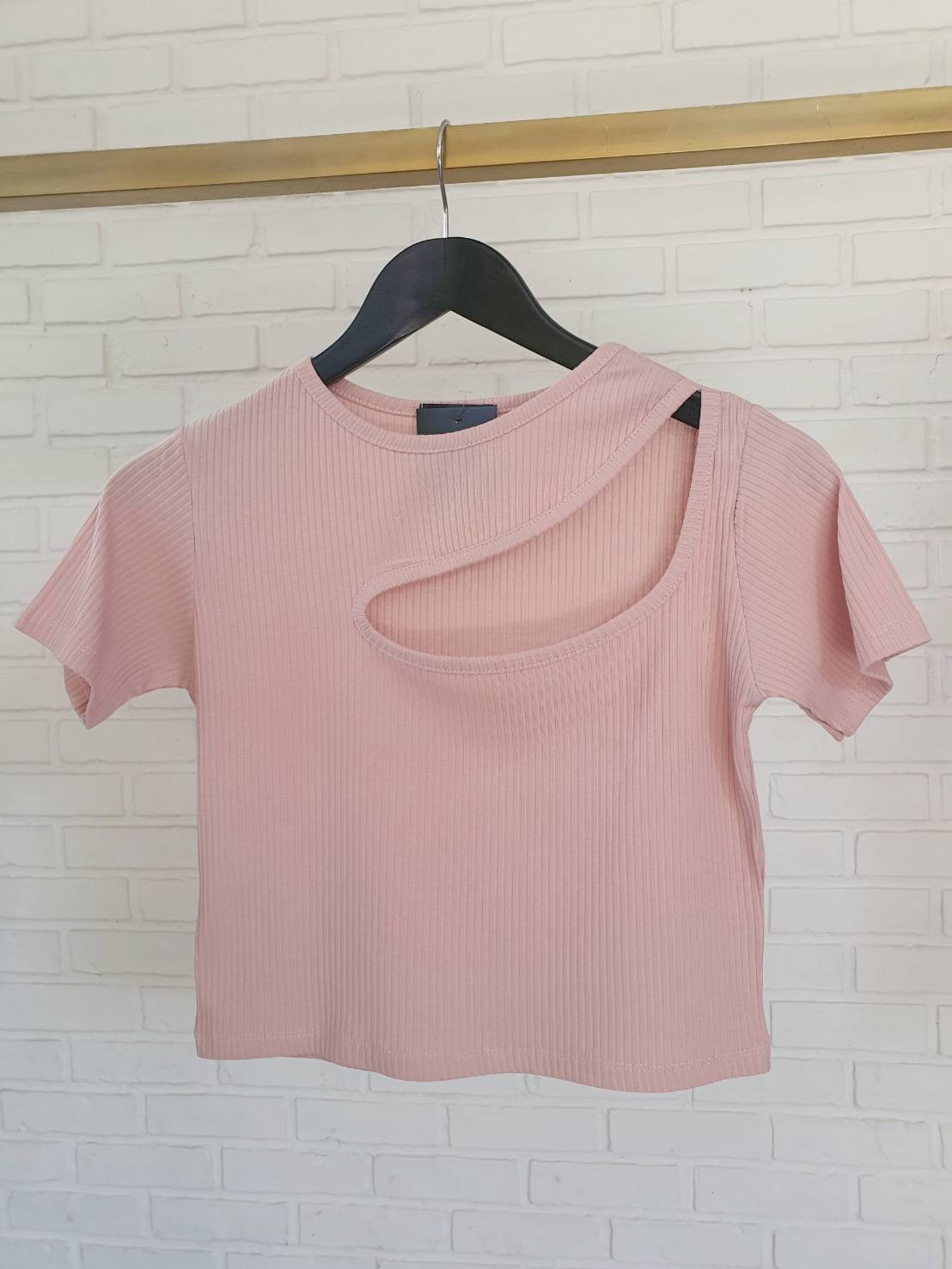 ครอปไหล่โหว่