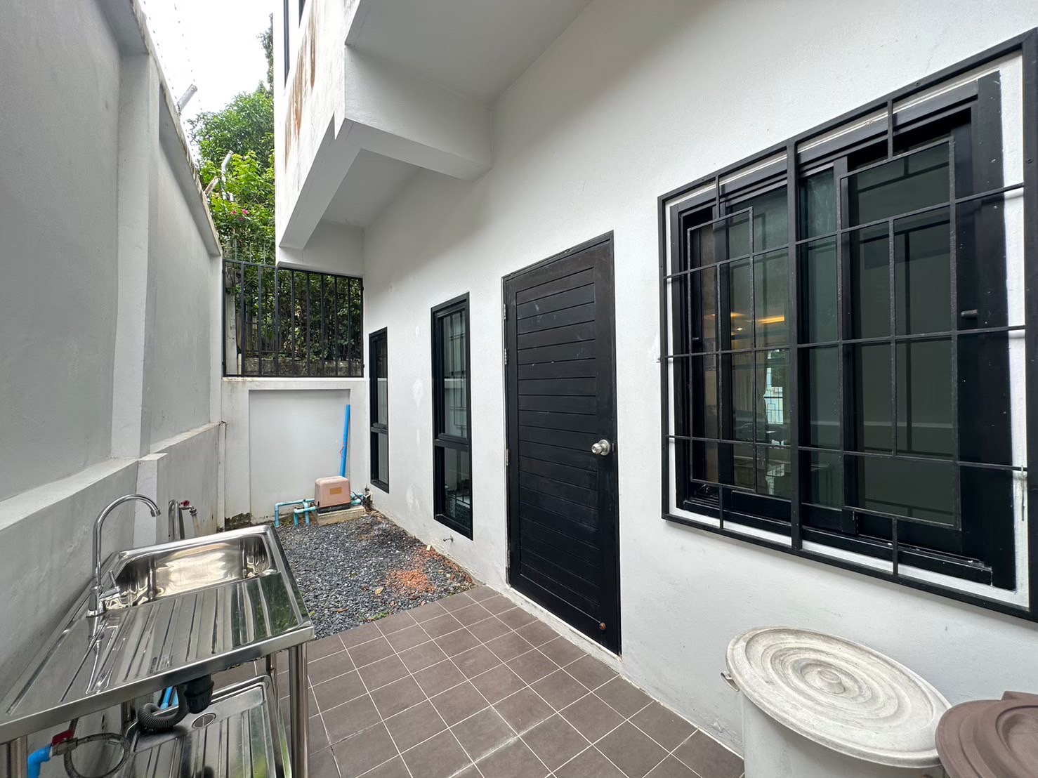 For Rent : Town home near Super Cheap Market, 3 Bedroom 3 Bathroom