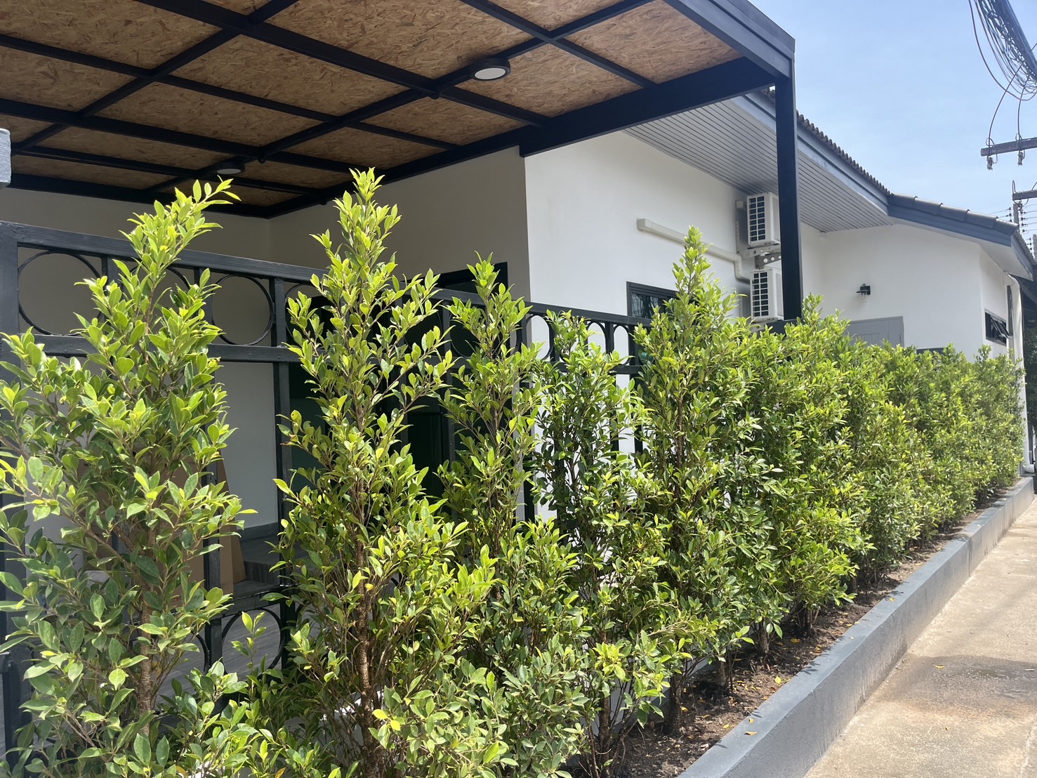 For Rent : Chalong, One-story townhome, 3 bedrooms 2 bathrooms