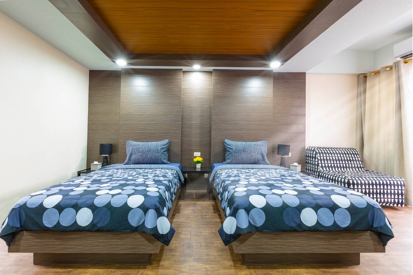 For Rent : Patong Town House 3 Story Sea View 3 bedrooms, 4.5 bathrooms.