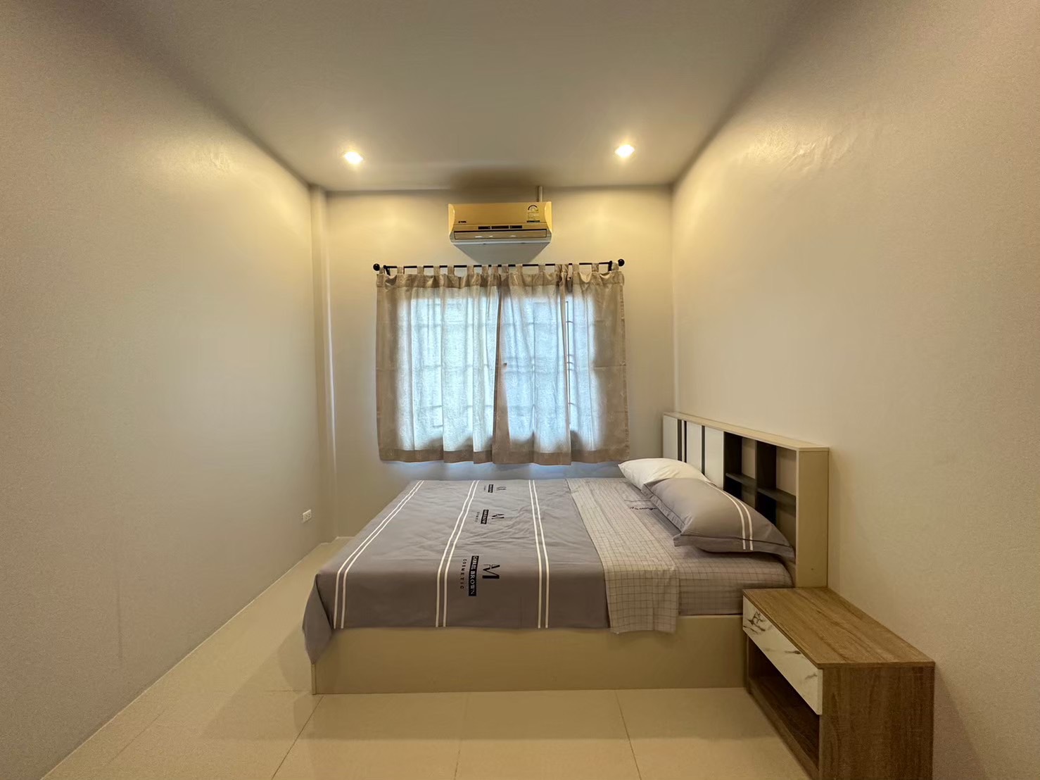 For Rent : Town home near Super Cheap Market, 3 Bedroom 3 Bathroom