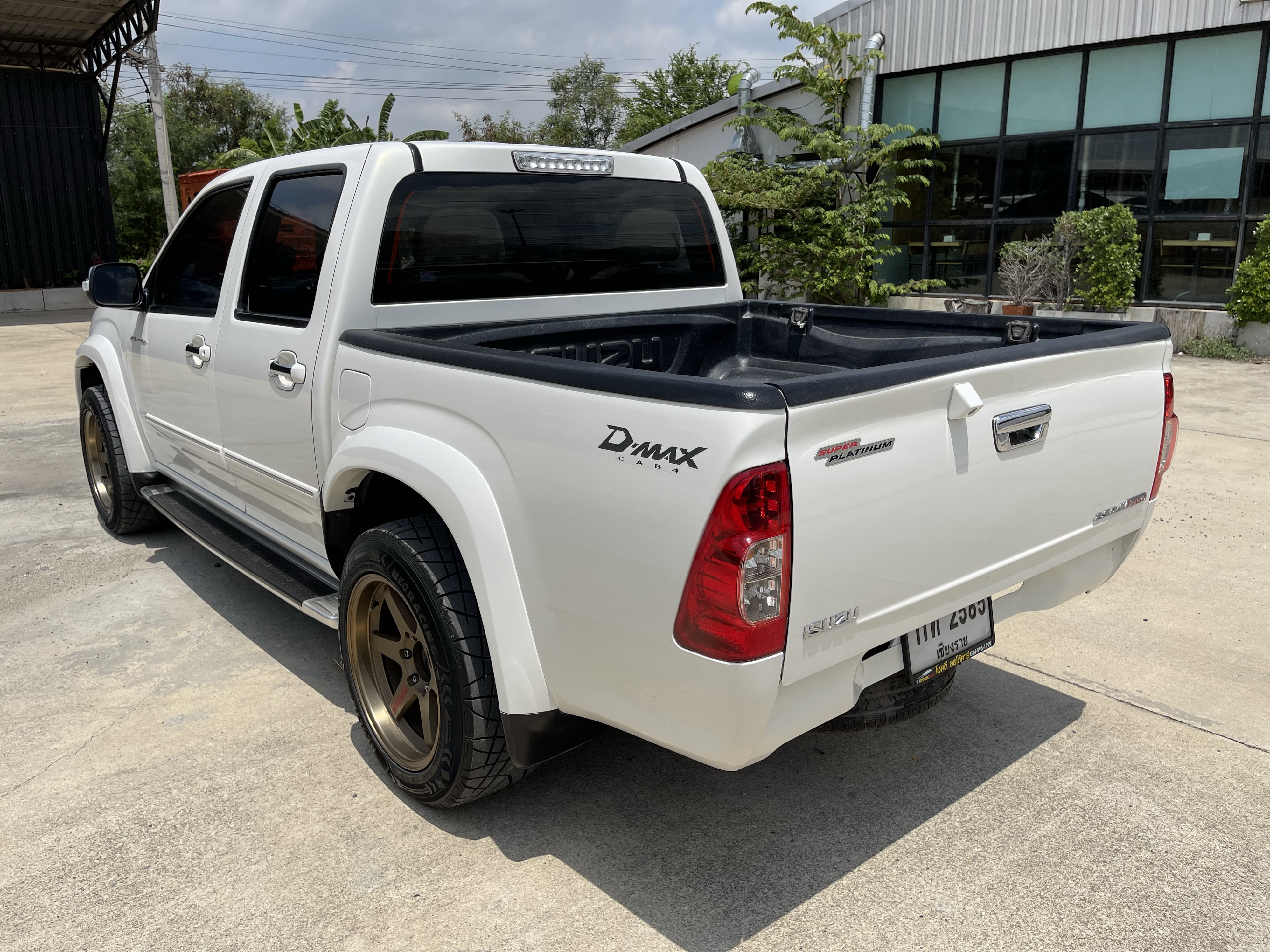 Isuzu Dmax 4ประตู Hilander 2.5 Abs Navi 2010 ขาวมุก