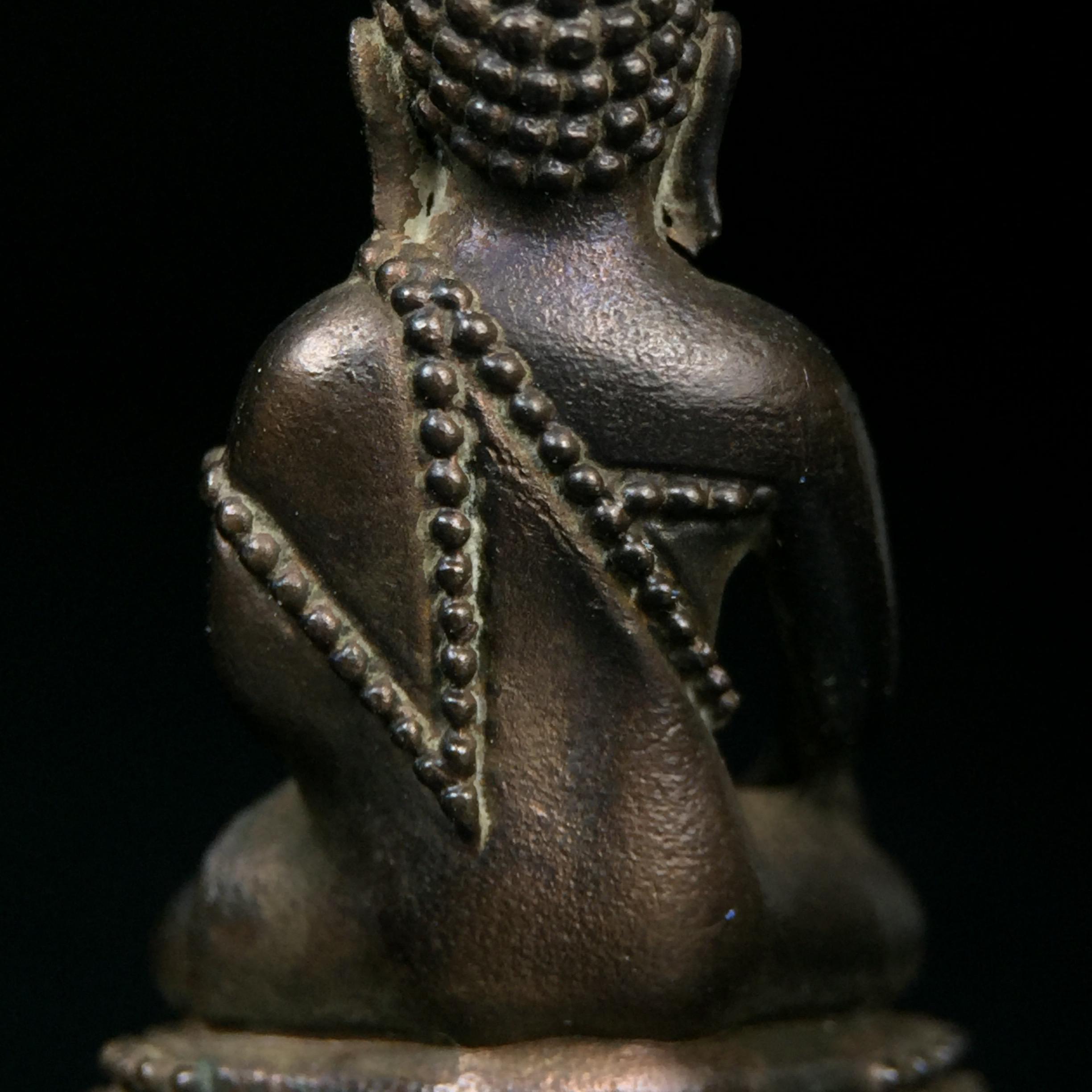 พระกริ่งศิรากาศ ภปร.(พระกริ่งคุ้มเกล้า)วัตถุมงคล"คุ้มเกล้าฯ" มูลนิธิ “คุ้มเกล้า” ในพระบรมราชูปถัมภ์ จัดสร้าง โรงพยาบาลภูมิพล เนื้อนวโลหะ(พิมพ์หน้าไทย)(ในหลวงรัชกาลที่9เสด็จเททอง)(พิธีใหญ่)(นิยม)