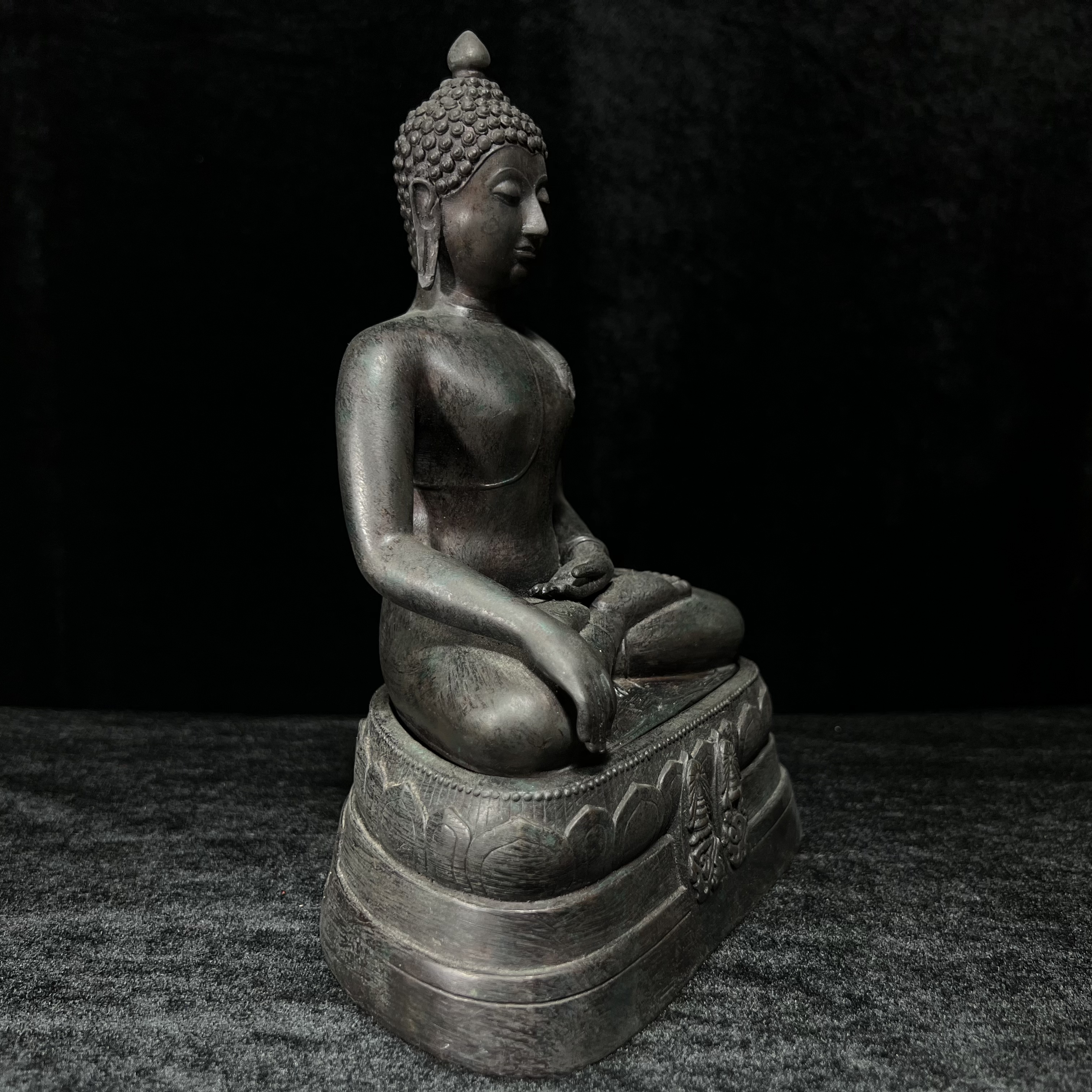 พระพุทธนรสีห์ จปร.+ภปร. ครบรอบ 100 ปี ธนาคารไทยพาณิชย์ ปี 2550 พระบูชาหน้าตัก 5 นิ้ว 2 ถอด(พร้อมตลับพระธาตุ) สมเด็จพระเทพรัตนราชสุดาฯ เสด็จเป็นองค์ประธานในพิธีเททอง(พุทธศิลป์งดงาม)ด้านหน้าฐานประดับด้วยตราสัญลักษณ์พระปรมาภิไธยย่อ