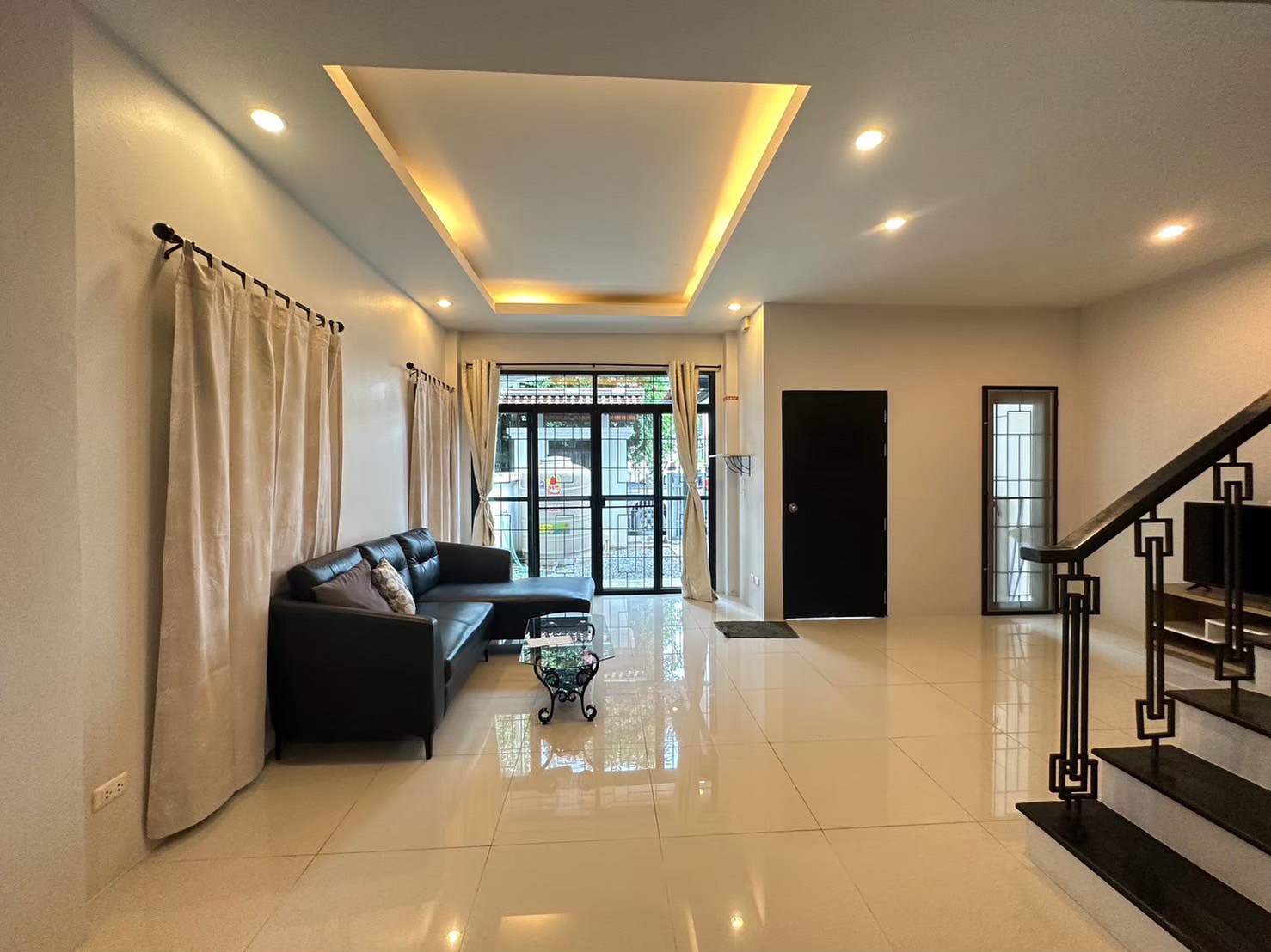 For Rent : Town home near Super Cheap Market, 3 Bedroom 3 Bathroom