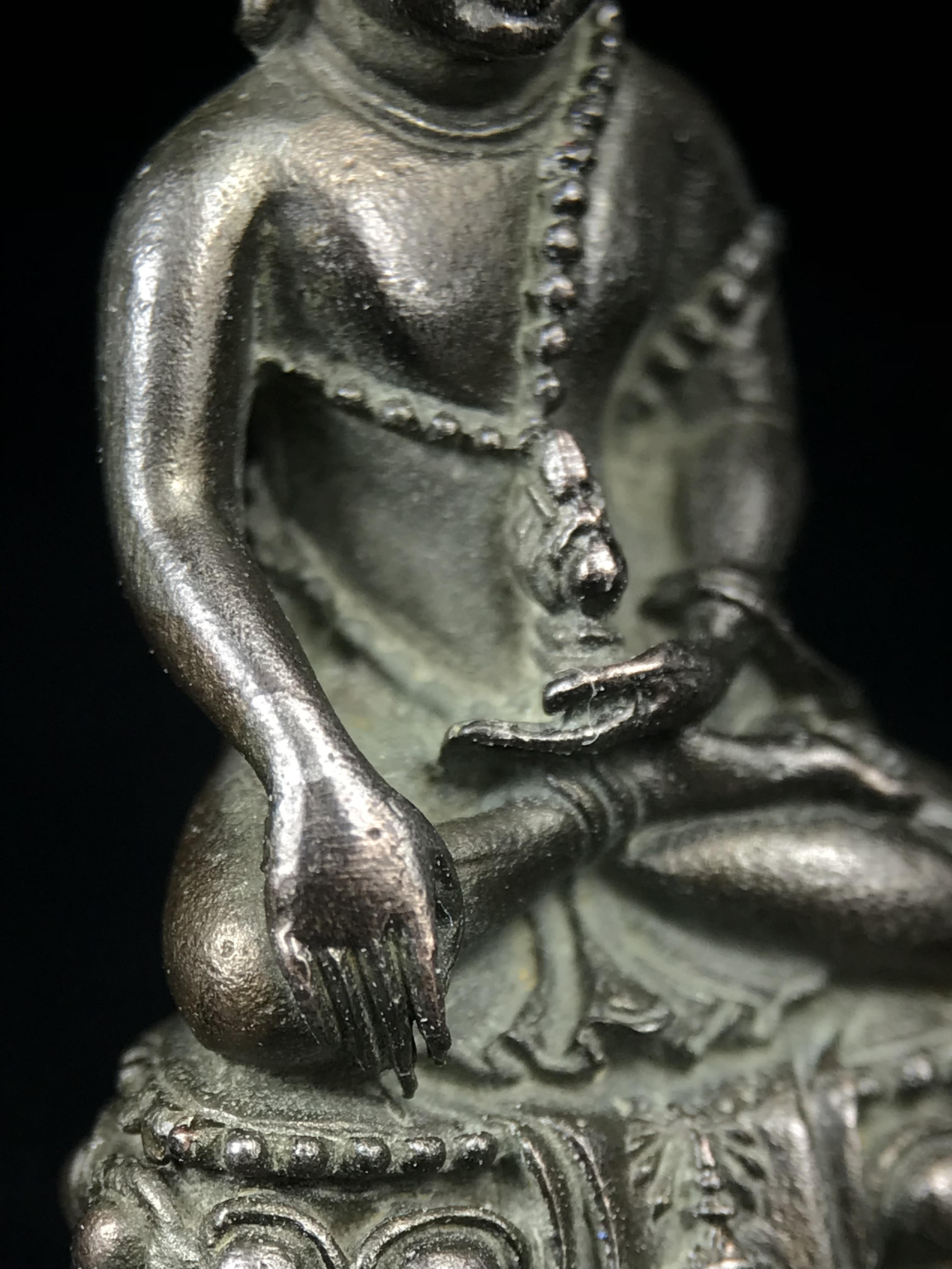 พระกริ่งศิรากาศ ภปร.(พระกริ่งคุ้มเกล้า)วัตถุมงคล"คุ้มเกล้าฯ" มูลนิธิ “คุ้มเกล้า” ในพระบรมราชูปถัมภ์ จัดสร้าง โรงพยาบาลภูมิพล เนื้อนวโลหะ(พิมพ์หน้าไทย)(ในหลวงรัชกาลที่9เสด็จเททอง)(พิธีใหญ่)(นิยม)