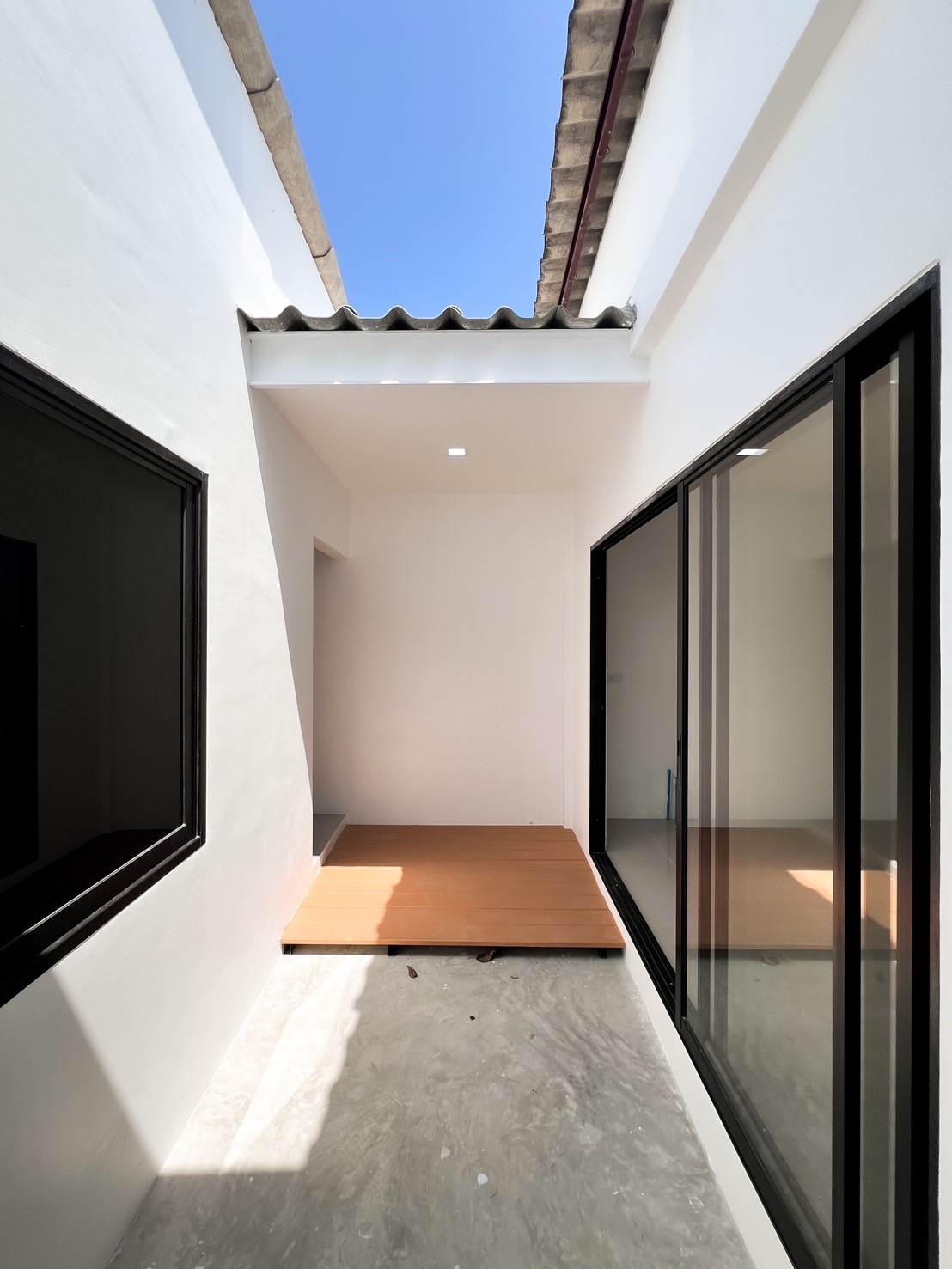 For Sales : Thalang, One-story townhouse near Robinson, 2 Bedrooms 2 Bathrooms