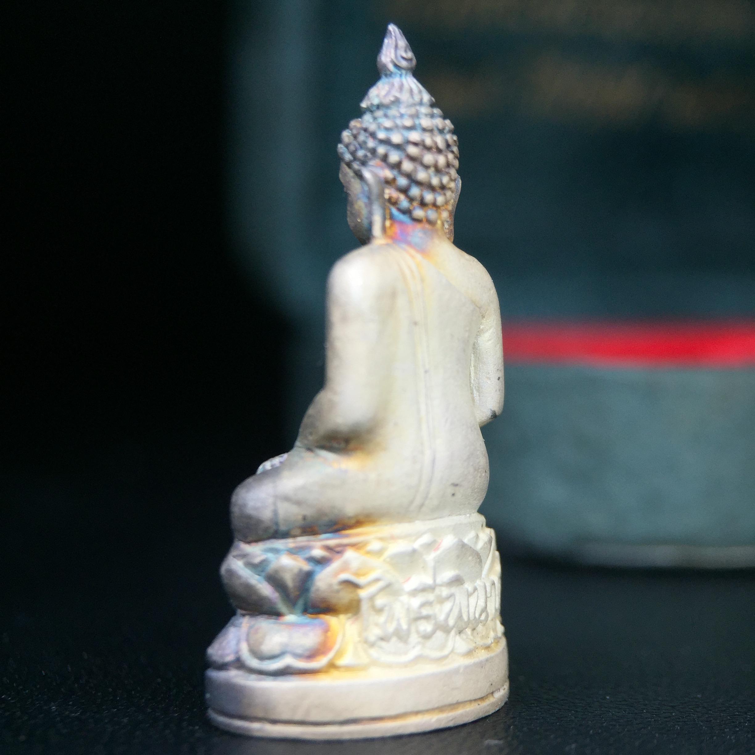 พระกริ่งไพรีพินาศ ตรากาญจนาภิเษก วัดบวรนิเวศวิหาร ที่ระลึกในหลวงรัชกาลที่9 ครองสิริราชสมบัติครบ 50 ปี เนื้อเงิน(สภาพผิวเดิม ขึ้นสีรุ้งธรรมชาติ สวยแบบนิยม)พร้อมกล่องบรรจุเดิม ครบ สมบูรณ์ ชุดพระราชทาน(หายาก)