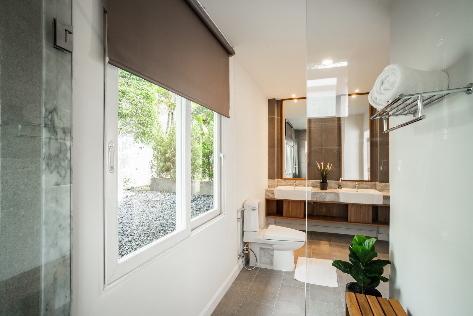 For Rent : Rawai, Pool Villa with Jacuzzi, 3 bedrooms 3 Bathrooms, Pool view.