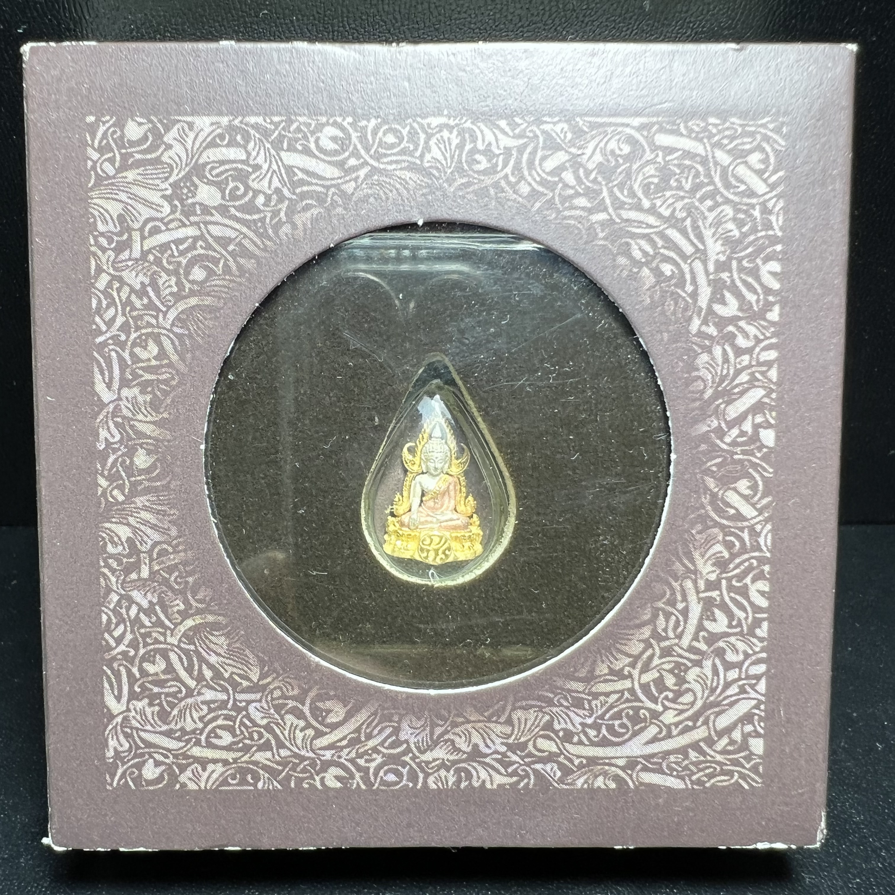 พระพุทธชินราช ภปร. โครงการ "เพราะแผ่นดินนี้ คือ แผ่นดินเกิด" ปี2548(รุ่นแรก) ลอยองค์ หน้าตัก 1/4 นิ้ว เนื้อเงินสามกษัตริย์(สภาพคัดสวย กล่องบรรจุเดิมครบ)