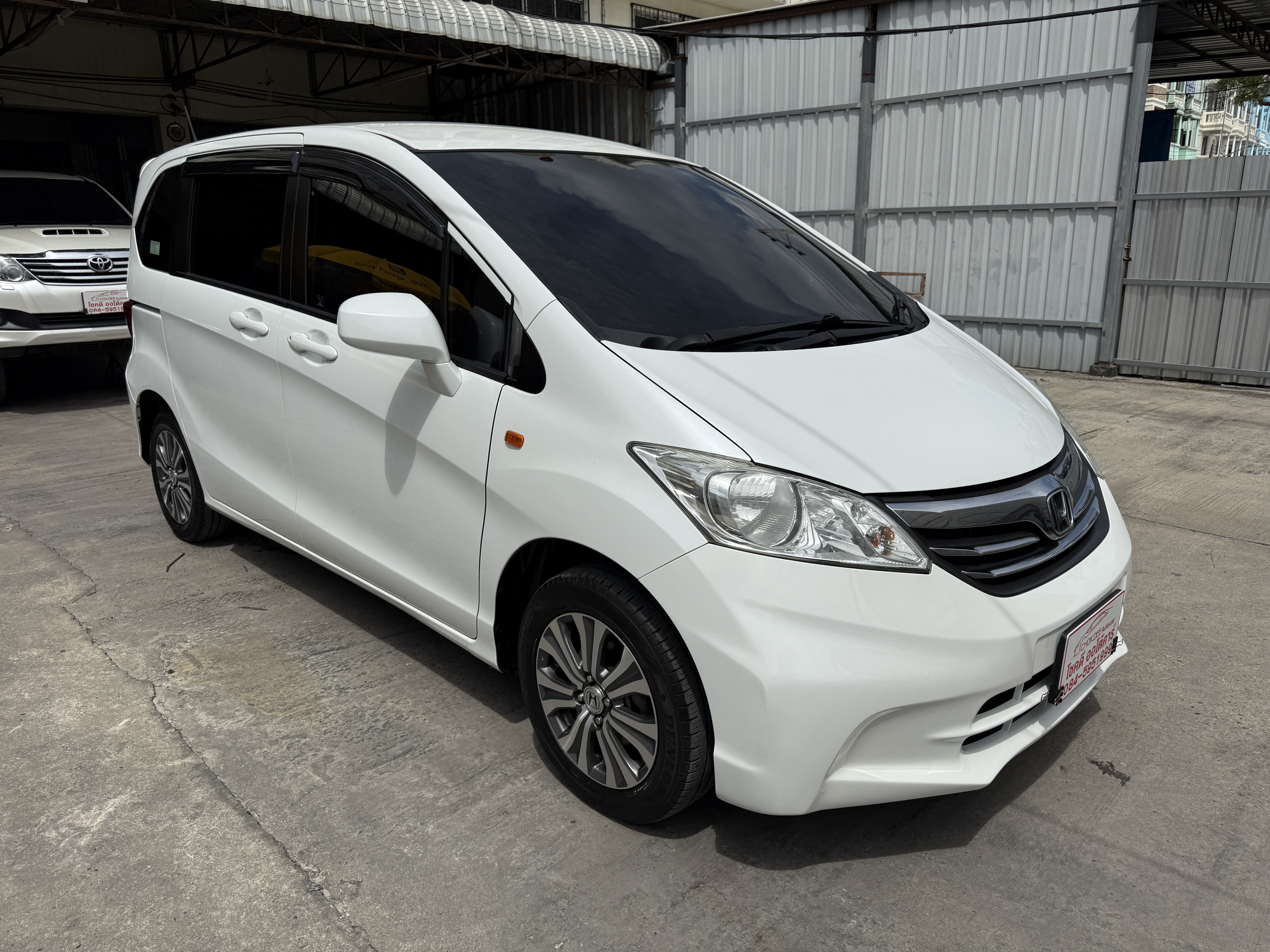 Honda Freed 1.5 SE At 2013 ขาวมุก