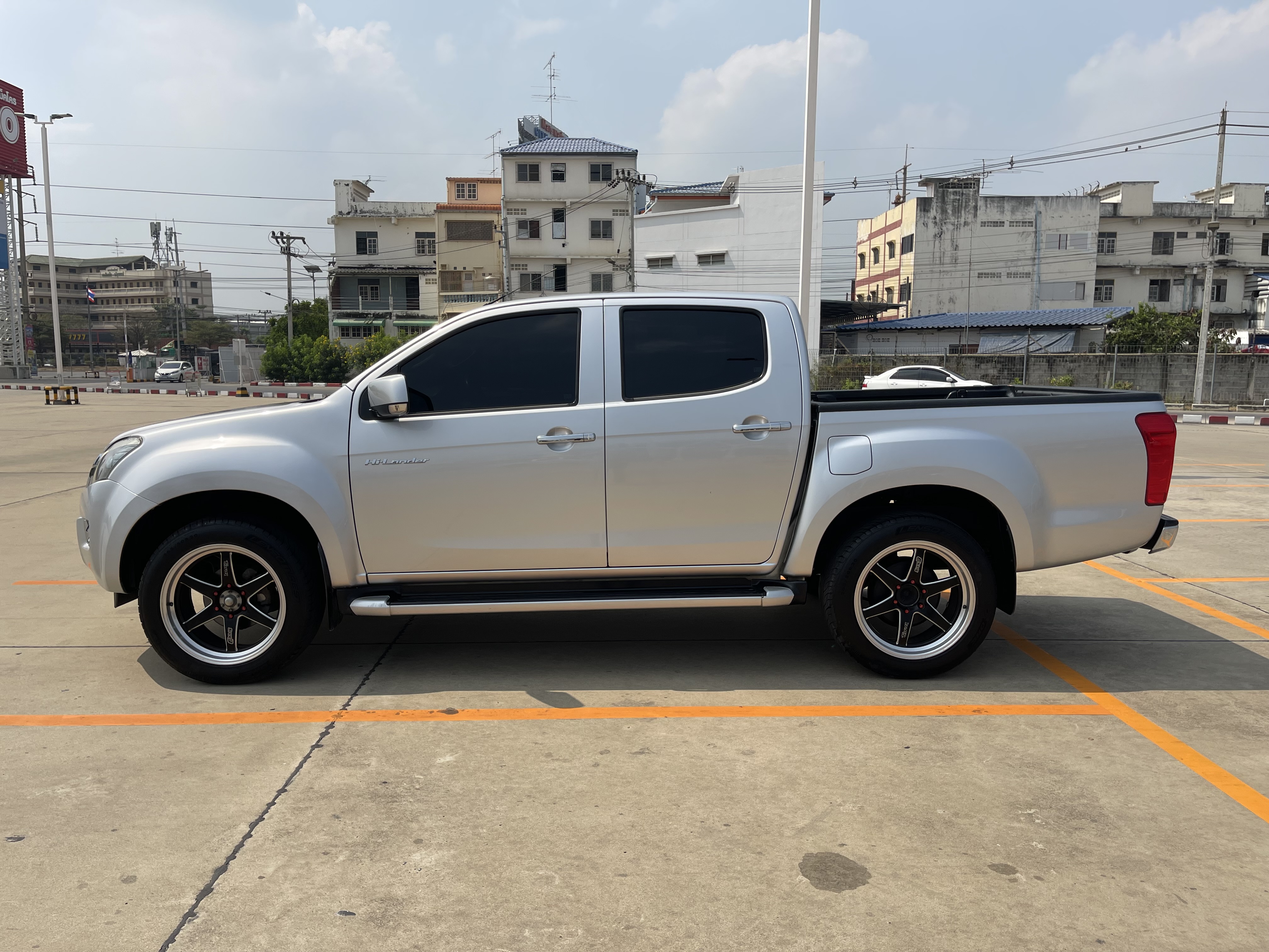 Isuzu Dmax All New 4ประตู Hilander 2.5 Vgs Z Dvd 2014 เงิน