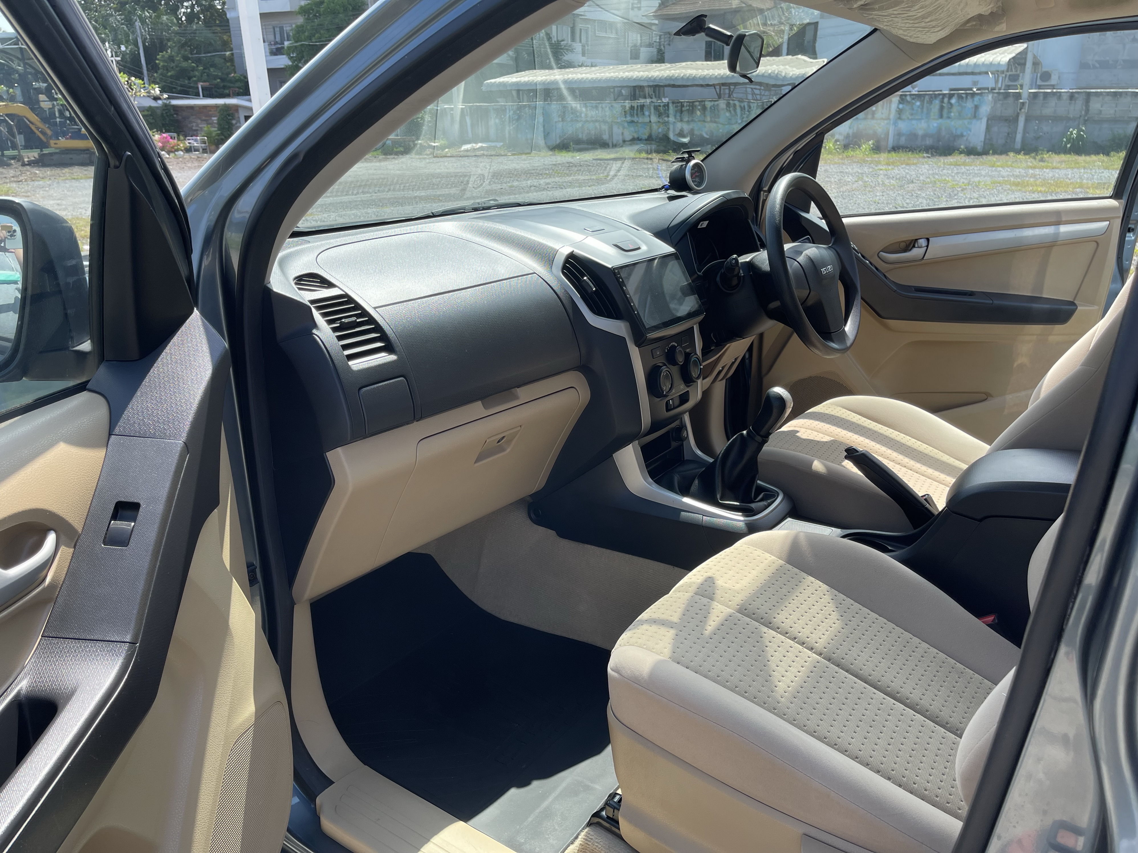 Isuzu Dmax All New 4ประตู 2.5 L 2012 เทา