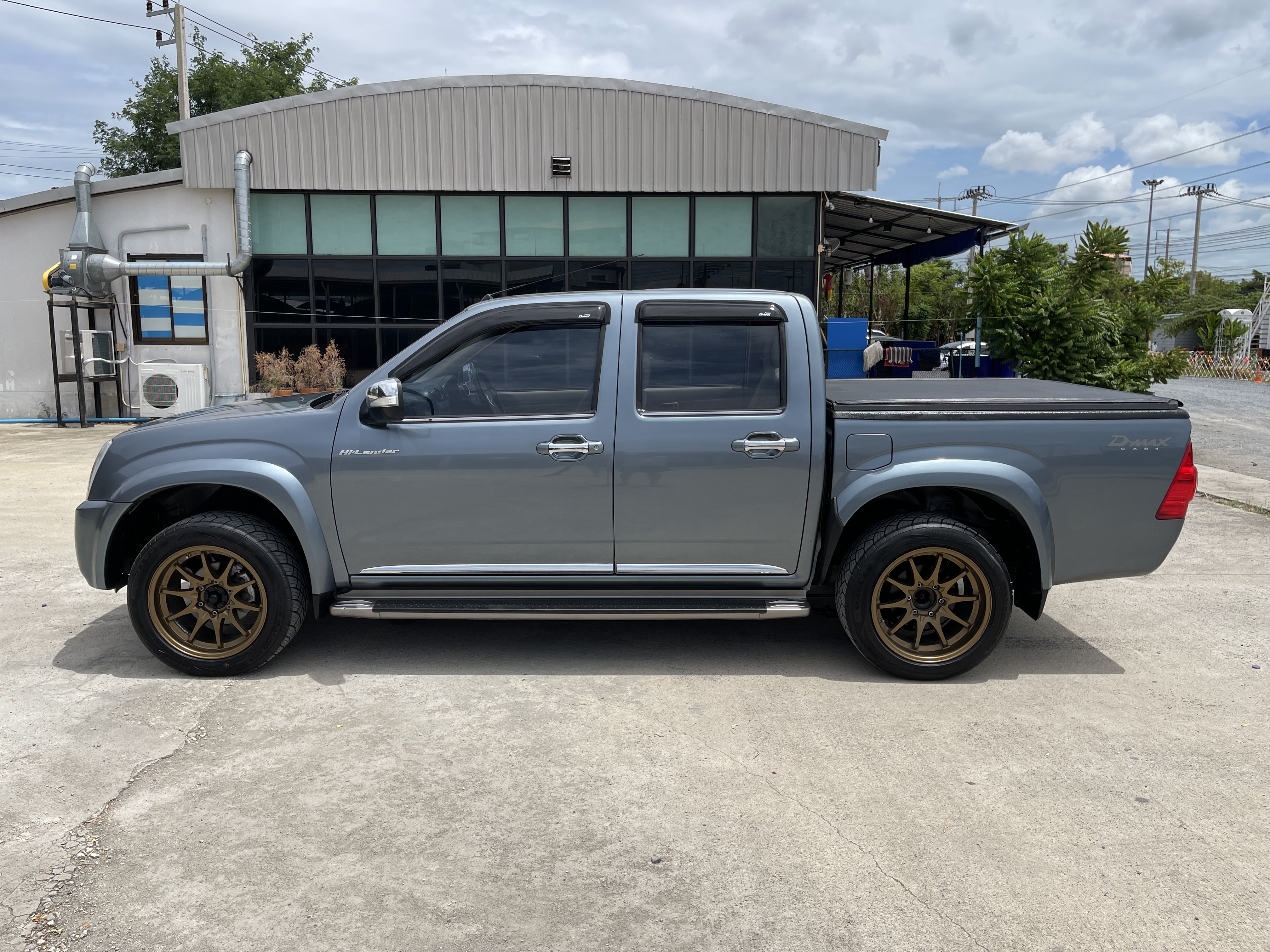 Isuzu Dmax 4ประตู Hilander 2.5 Abs 2010 เทา