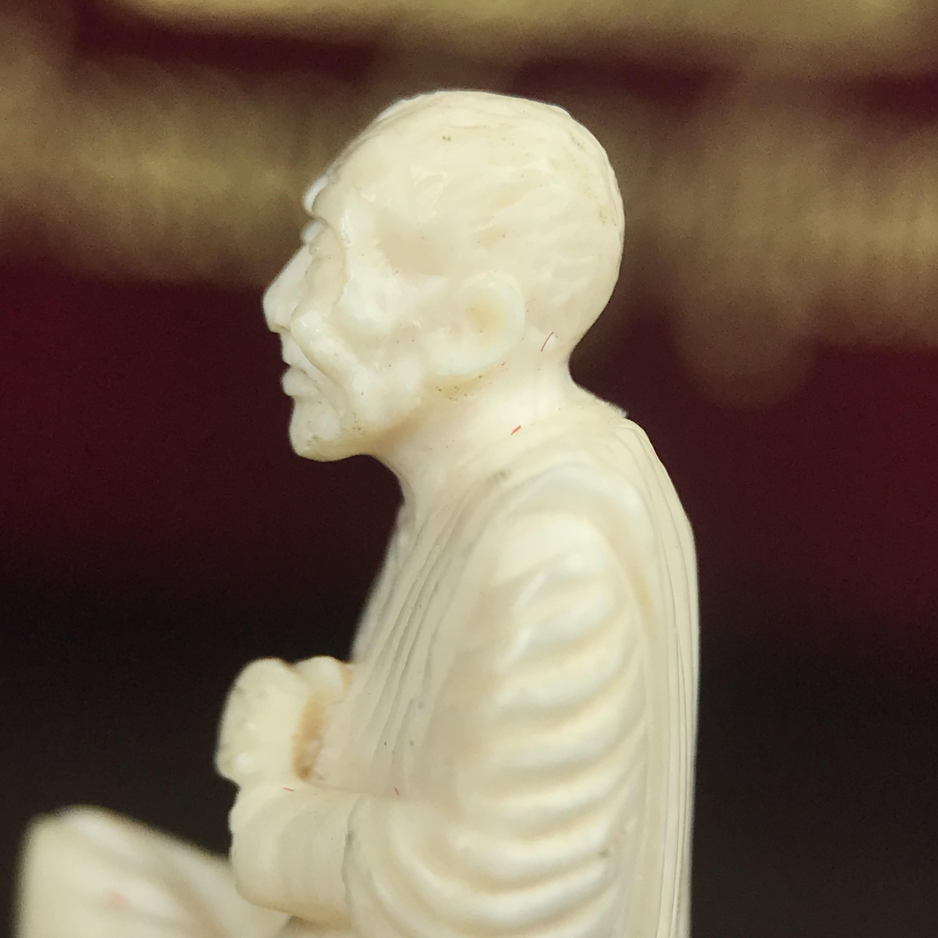 สมเด็จพระพุฒาจารย์ (โต พรหมรังสี) รุ่นคชสารหมื่นปี พ.ศ.2542 พิมพ์ลอยองค์(ฐานหุ้มทองคำ) ตอกโค๊ตและหมายเลข ๑๒๑๔ สภาพสวยสมบูรณ์กล่องบรรจุเดิมครบ (เลขสวยผลรวมได้แปด มีกินมีใช้ไม่มีหมด)(1ใน 9999 องค์)หายากพบเจอน้อยมาก