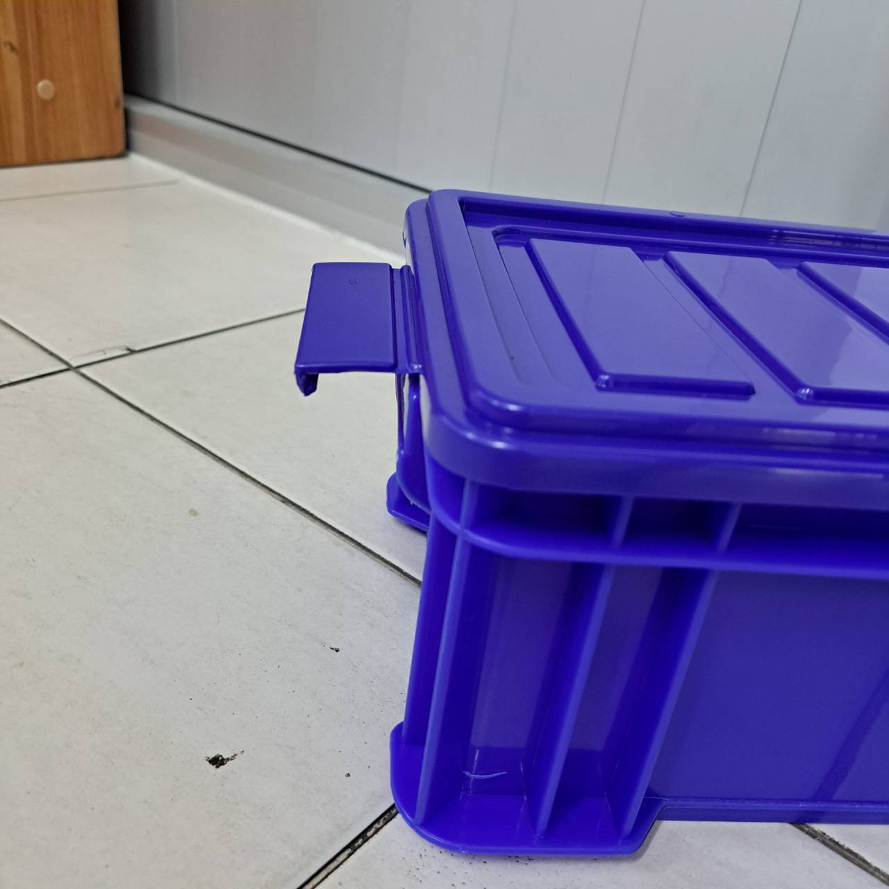 ลังทึบ 105