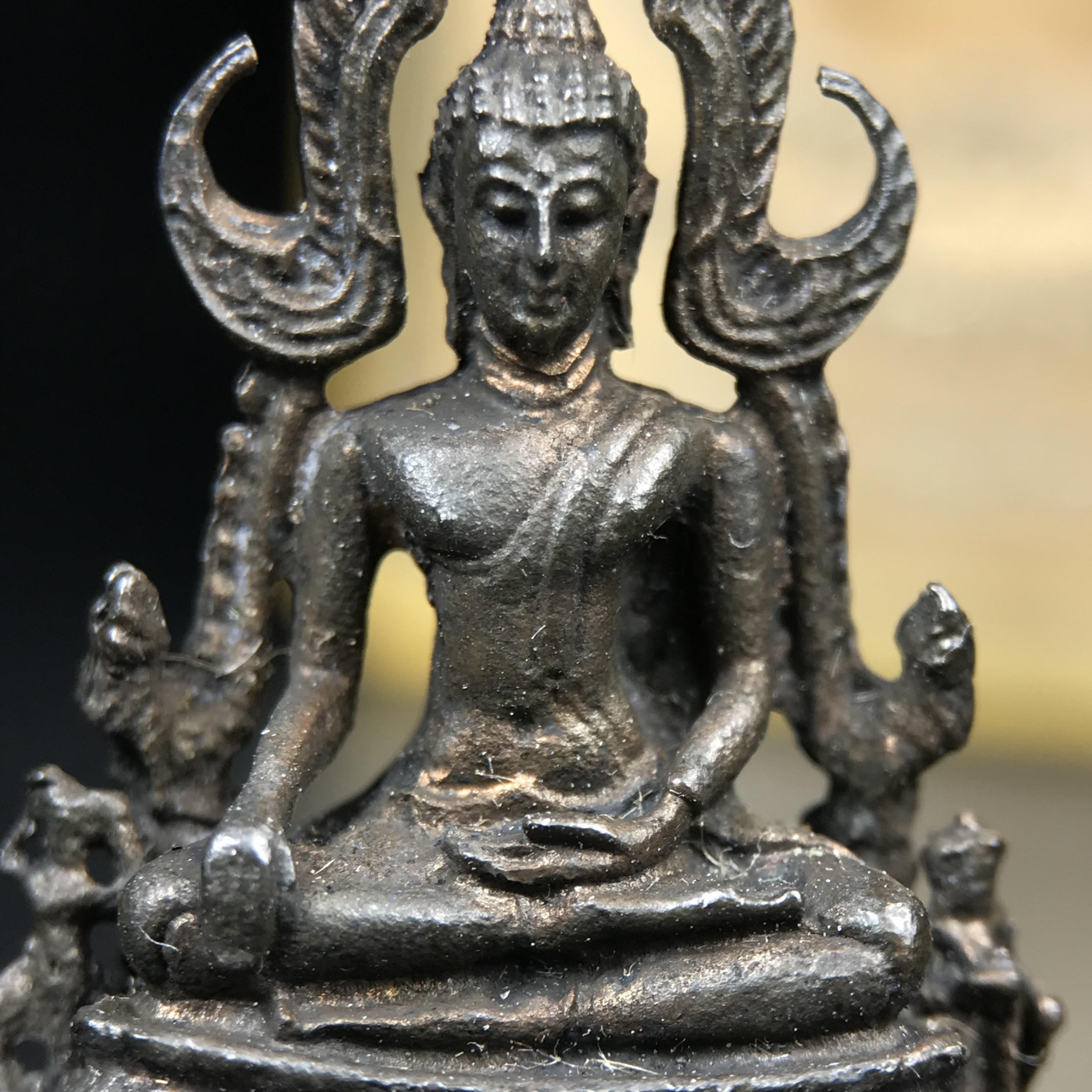 กริ่งพระพุทธชินราช ภปร. กองทัพภาคที่3จัดสร้าง ปี2517 เนื้อนวโลหะกล่องเดิม(คัดสภาพสวย)(หายาก)(ในหลวง ร.9 เสด็จในพิธี)พิธีมหาพุทธาภิเษกยื่งใหญ่โดยพระคณาจารย์ชื่อดังในยุคนั้นร่วมปลุกเสก 7วัน7คืน*** หลวงปู่โต๊ะ วัดประดู่ฉิมพลี ร่วมปลุกเสก***