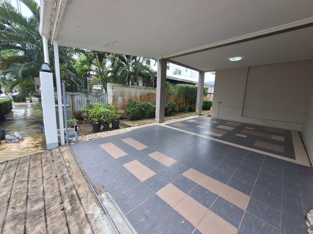For Rent : Kohkaew, 2-story detached house, 4 Bedrooms 3 Bathrooms