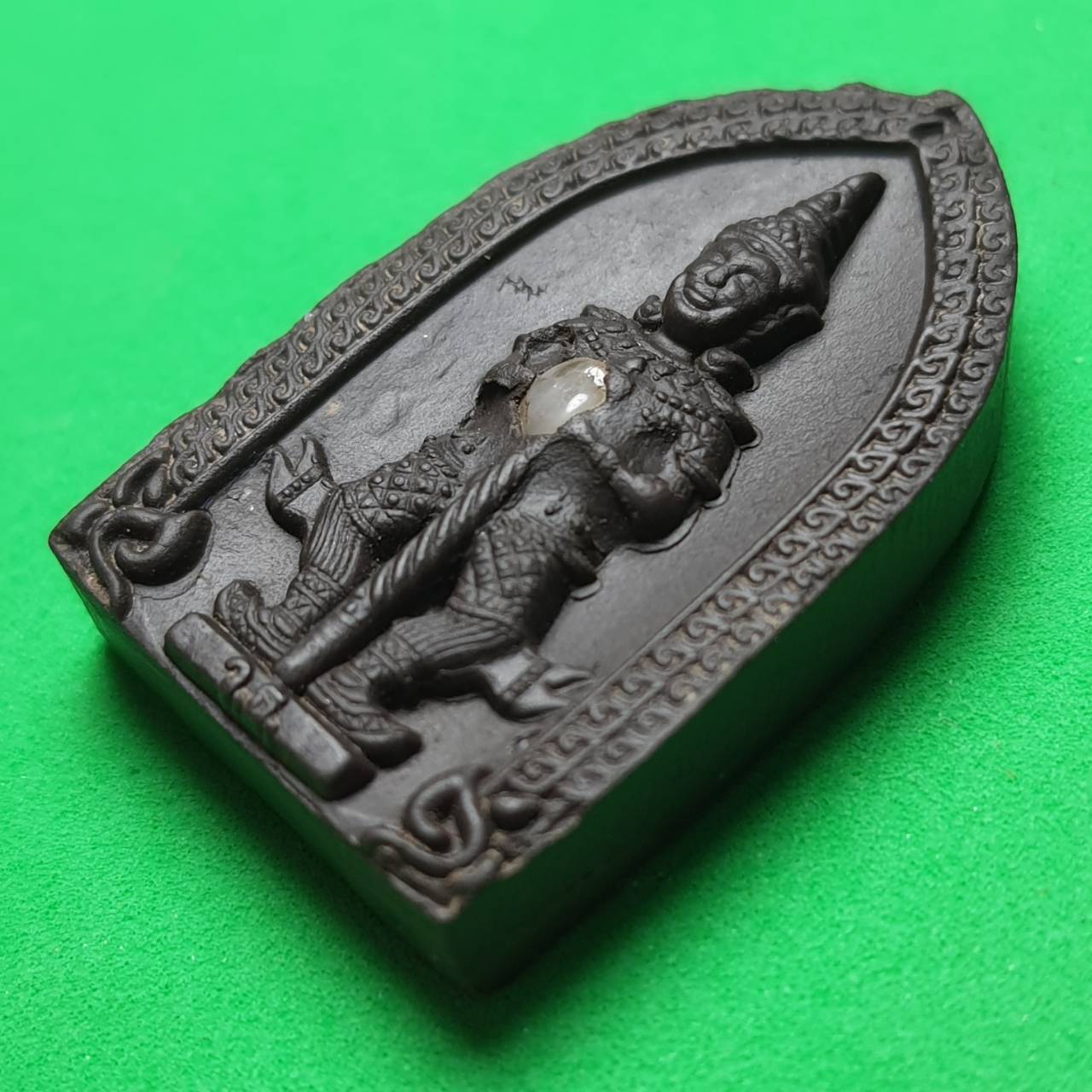 พระเครื่อง ท้าวเวสสุวรรณ รุ่น แก้ปีชง รวยไม่จบ จนไม่เป็น ภัยไม่มี สีดำ พระแท้ ท้าวเวสสุวรรณแท้