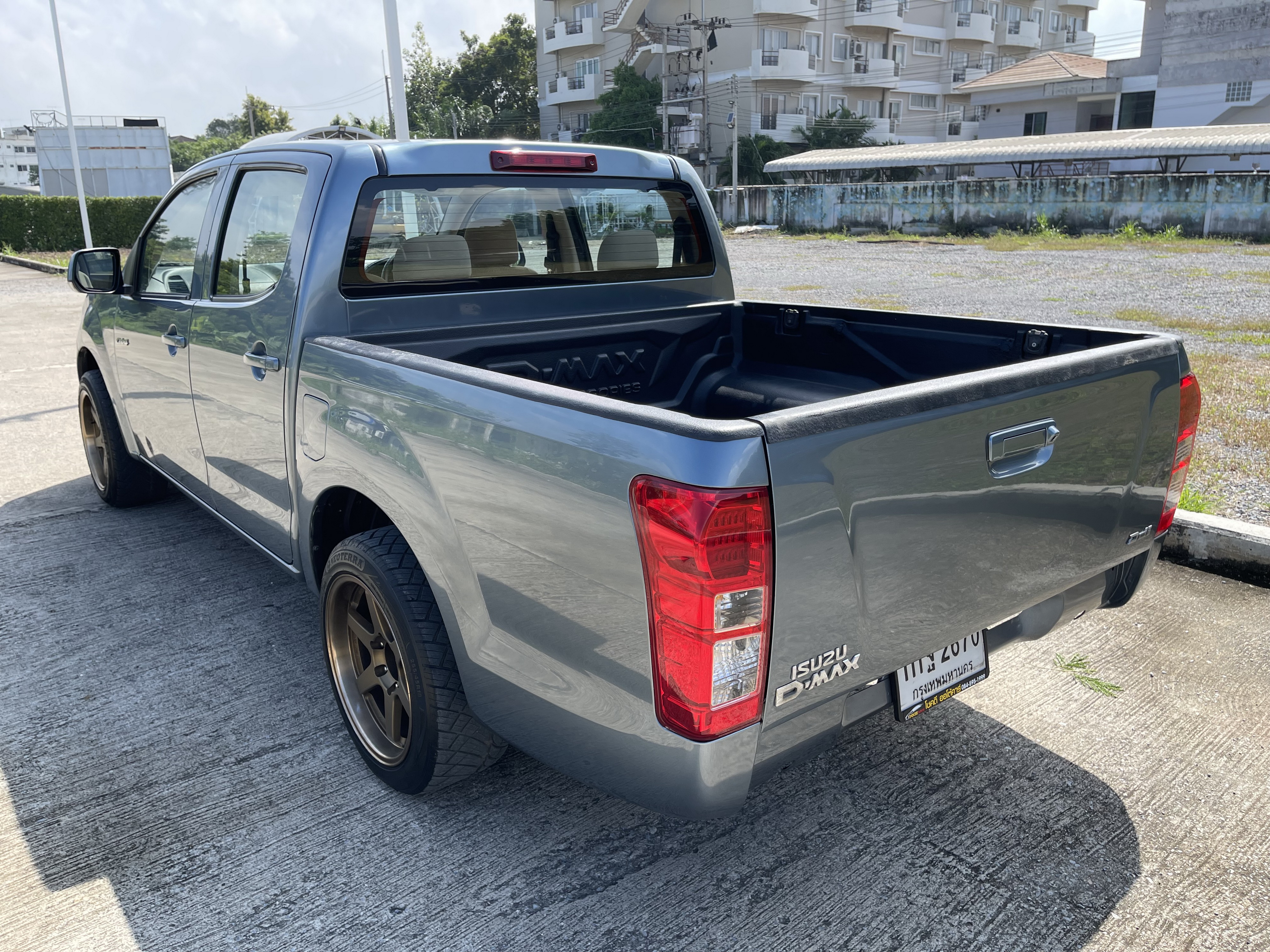 Isuzu Dmax All New 4ประตู 2.5 L 2012 เทา