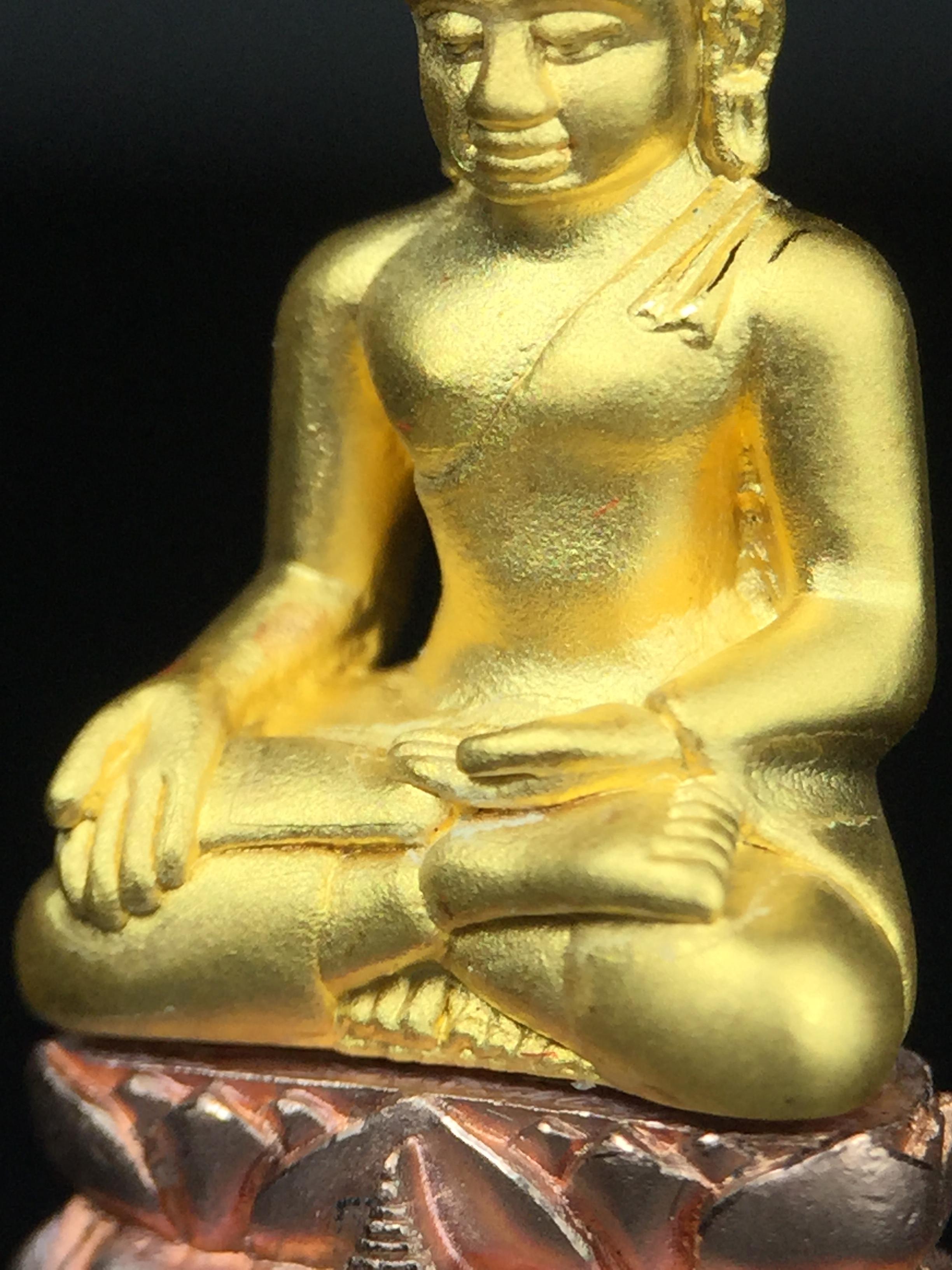 พระไพรีพินาศ รุ่นมหามงคล 72 พรรษา (6 รอบ) ในหลวงรัชกาลที่9 ปี2542 พิมพ์ใหญ่ เนื้อทองคำบริสุทธิ์ 99.9% (ฐานเนื้อนาค)แบบพ่นทรายขัดเงาบางส่วน(สภาพสวยเดิมกล่องบรรจุเดิมครบสมบูรณ์)องค์พิเศษกรรมการ(พบเจอน้อยหายากมาก)