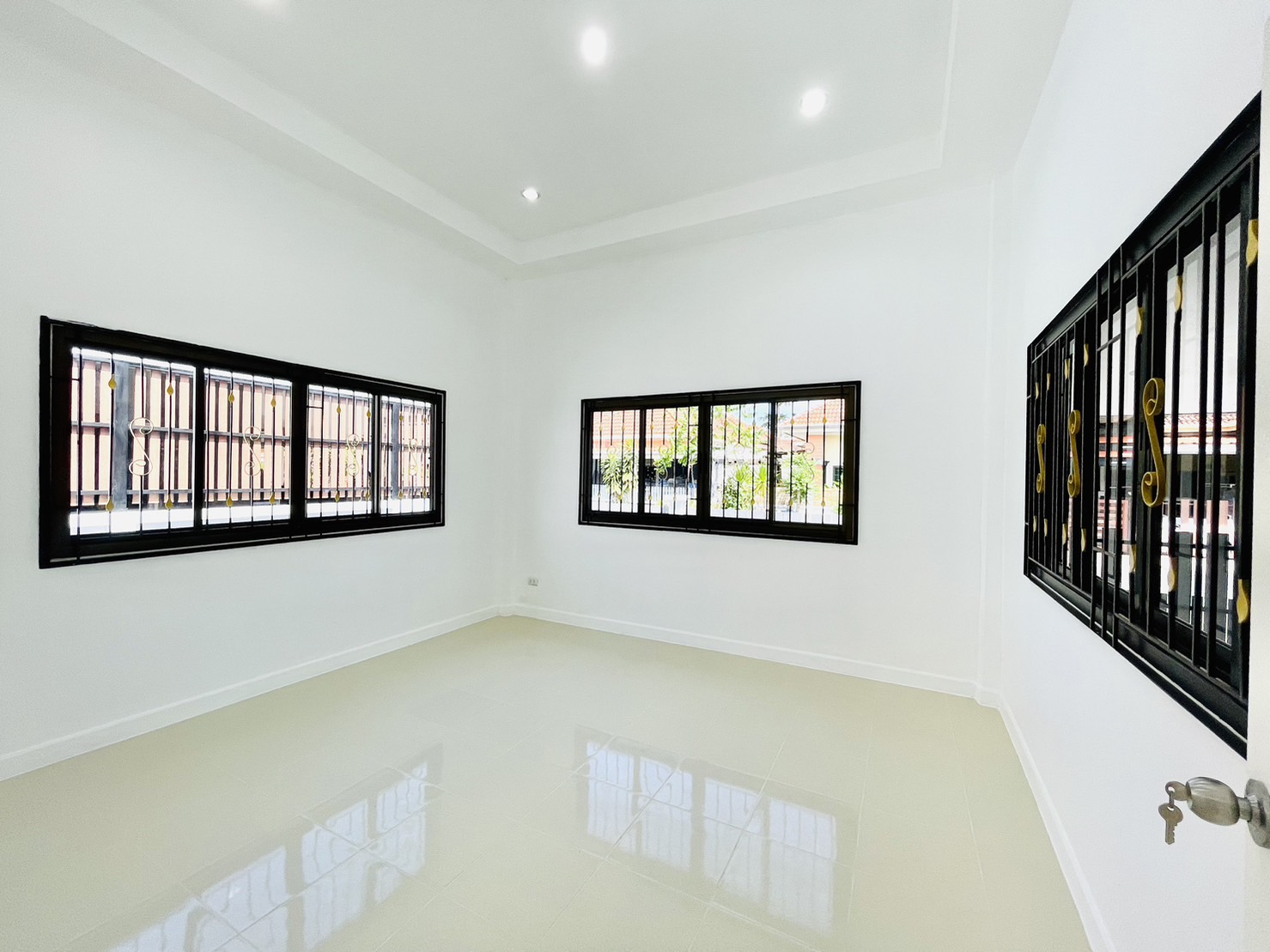 For Sales : Kohkeaw, Town Home @Chaofa Garden Home, 3 Bedrooms 2 Bathrooms
