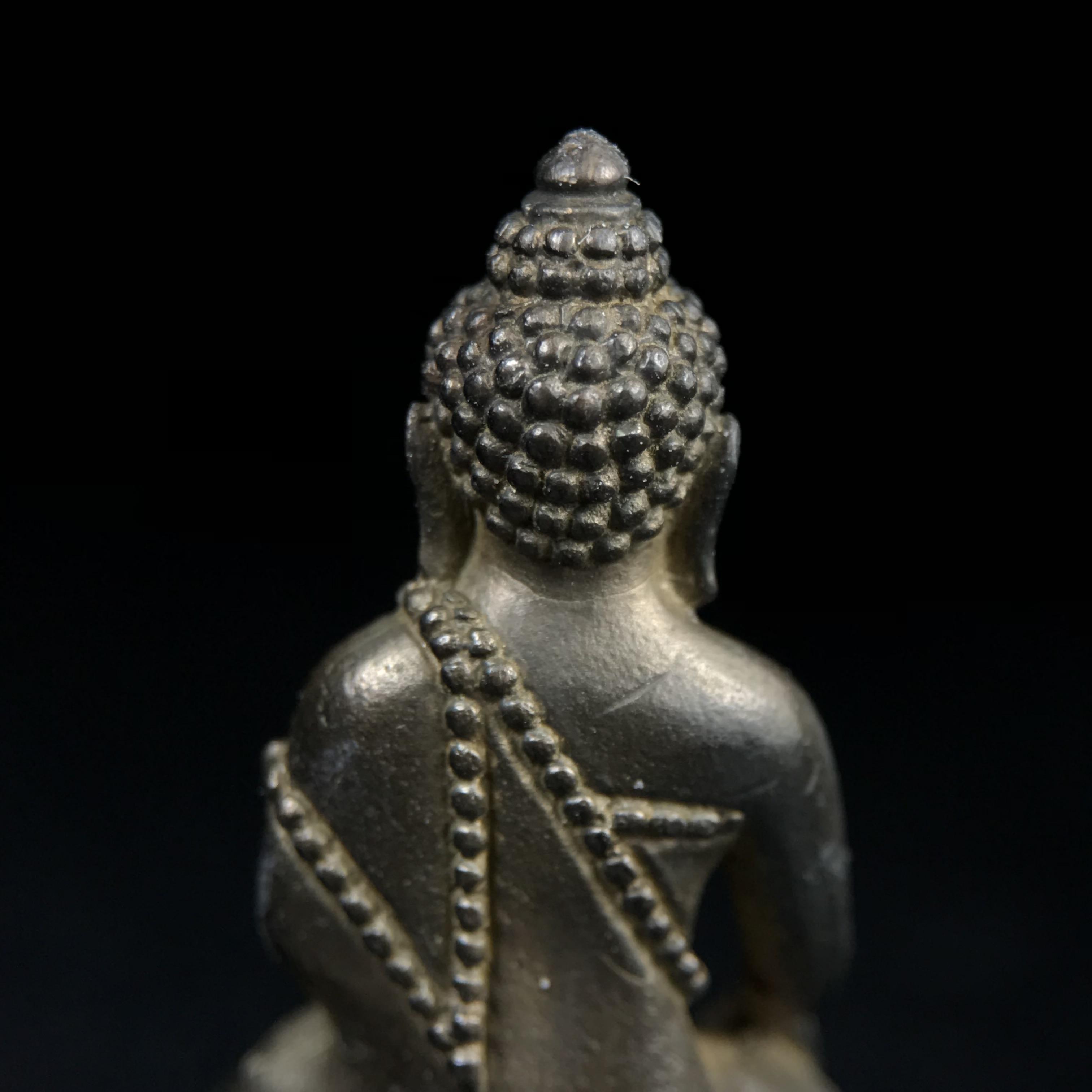 พระกริ่งศิรากาศ ภปร.(พระกริ่งคุ้มเกล้า)วัตถุมงคล"คุ้มเกล้าฯ" มูลนิธิ “คุ้มเกล้า” ในพระบรมราชูปถัมภ์ จัดสร้าง โรงพยาบาลภูมิพล เนื้อนวโลหะ(พิมพ์หน้าไทย)(ในหลวงรัชกาลที่9เสด็จเททอง)(พิธีใหญ่)(นิยม)