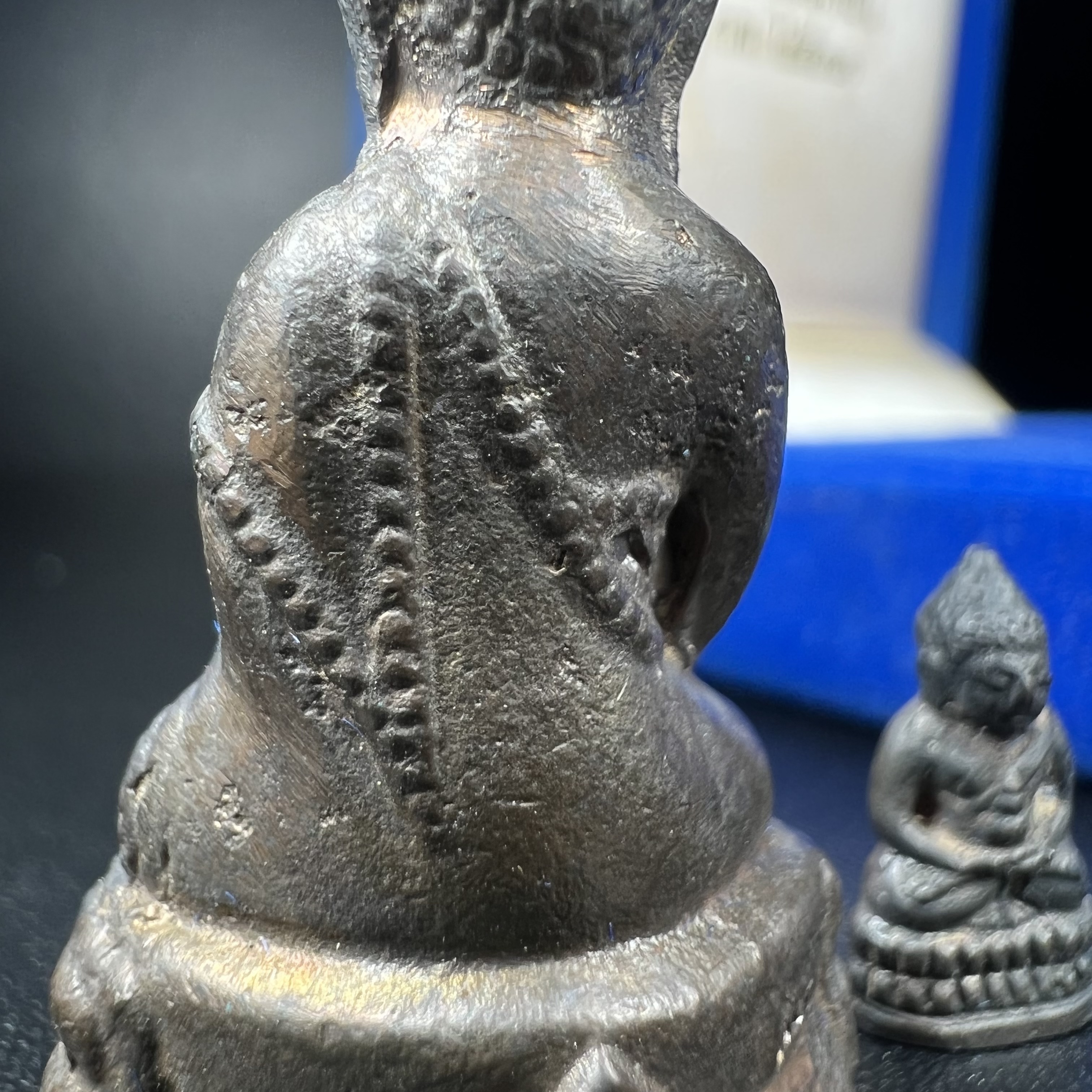 พระกริ่ง-พระชัยวัฒน์ 90พรรษาสมเด็จย่า ปี2533 เนื้อนวโลหะ(ในหลวงรัชกาลที่9เสด็จในพิธี)(1 ใน 3000 ชุด) หายาก