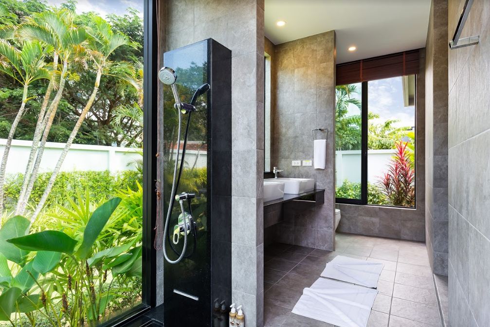 For Rent : Nai Harn, Luxury Modern Pool Villa, 3 Bedrooms 3 Bathrooms, Garden view.