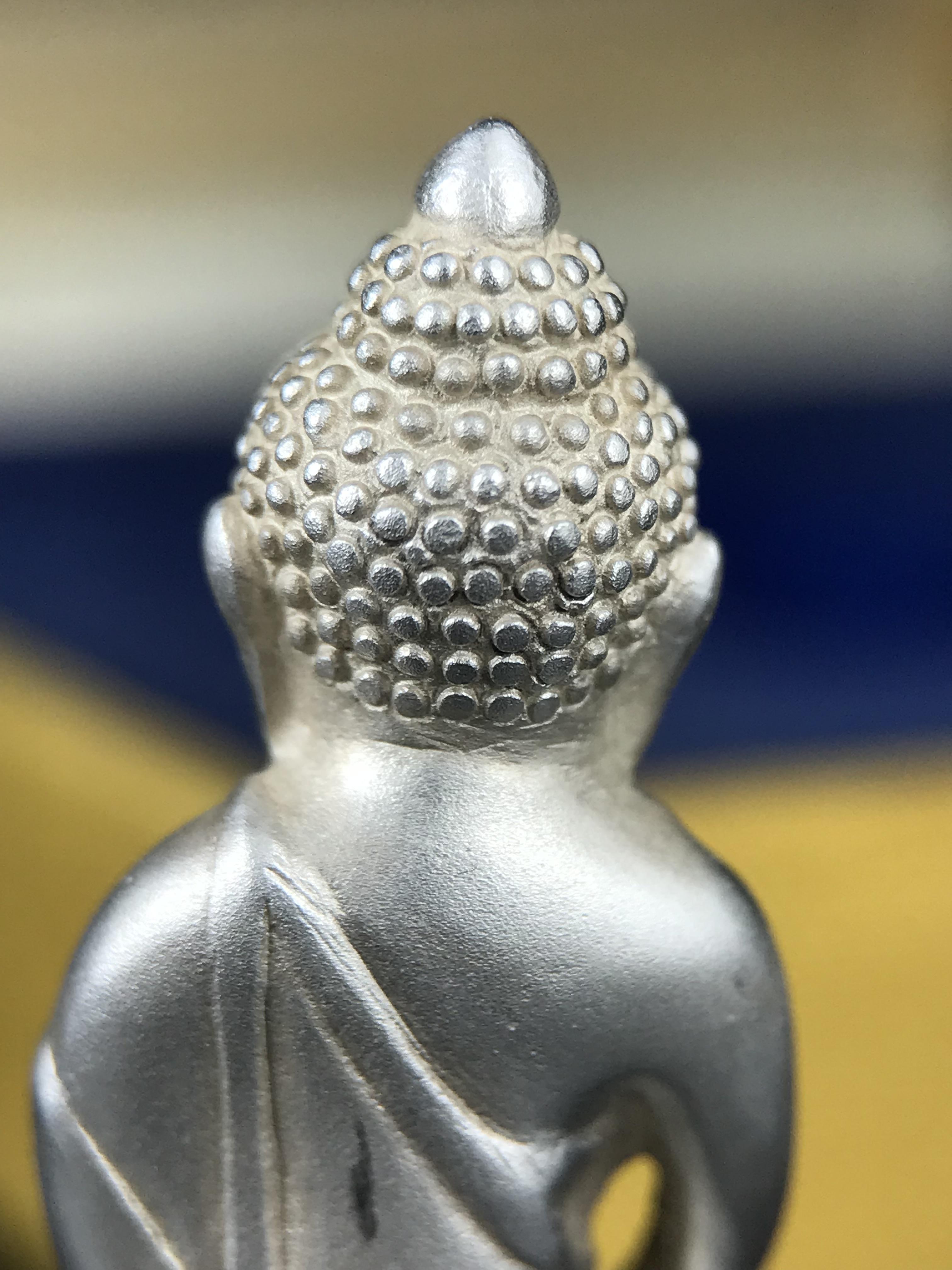 พระกริ่งสมเด็จญาณ วัดบวรนิเวศวิหาร เนื้อเงินบริสุทธิ์ 92.5% ตรากาญจนาภิเษกทองคำ(เนื้อทองคำแท้) พระราชทานแจกเมื่อ 3 ตุลาคม 2538 จัดสร้างในวโรกาส สมเด็จพระญาณสังวร สมเด็จพระสังฆราช ฉลองพระชนมายุครบ 82 พรรษา และฉลองครองราชสมบัติครบ 50 ปี รัชกาลที่ 9 (หายาก)