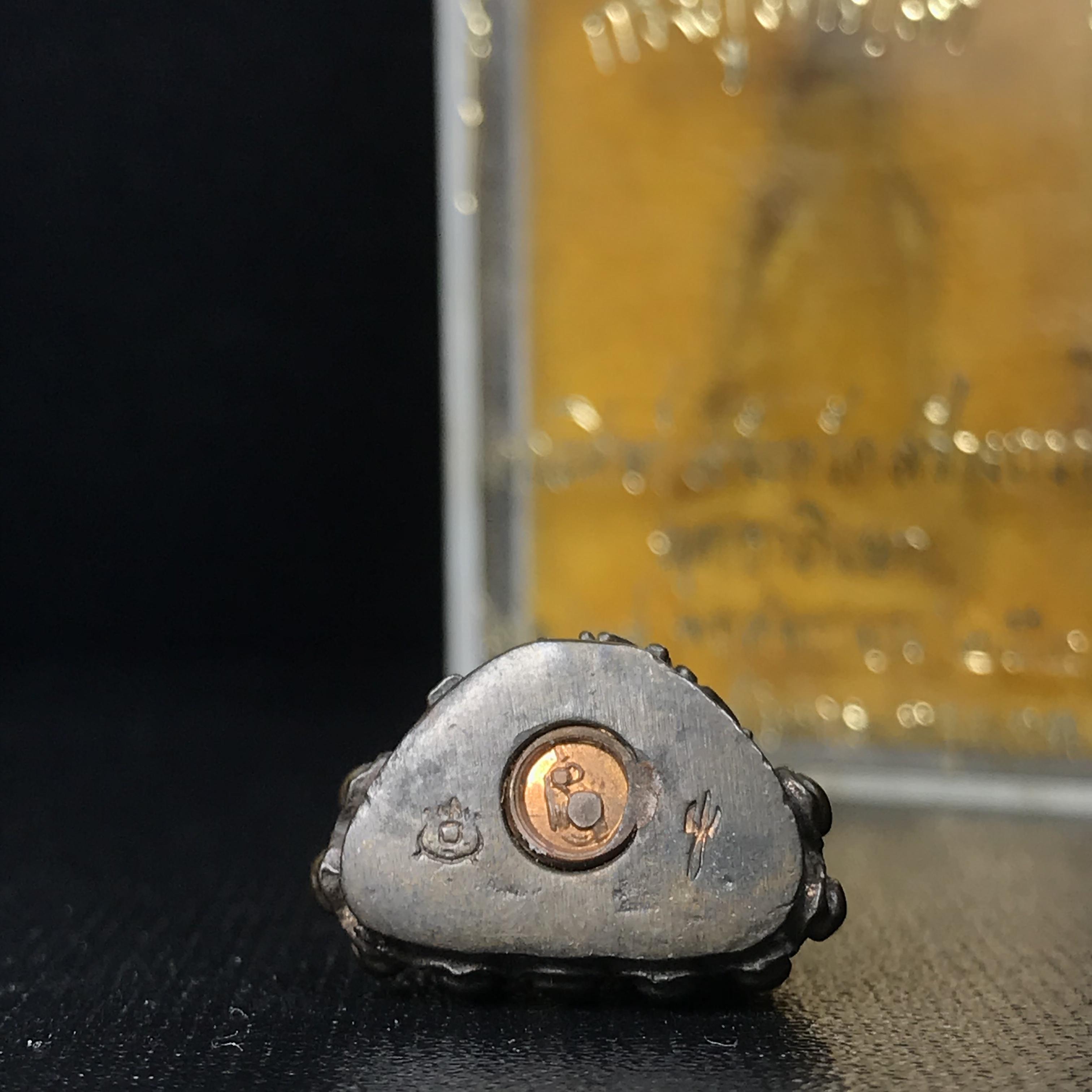 พระกริ่งภูริทัตโต (หลวงปู่มั่น ภูริทัตโต) เนื้อนวโลหะ ปี 2520 สุดยอดพระเกจิสายวิปัสสนากรรมฐานปลุกเสก (สมเด็จพระญาณสังวรเป็นประธานเททอง)(สภาพสวยครบกล่องเดิม)